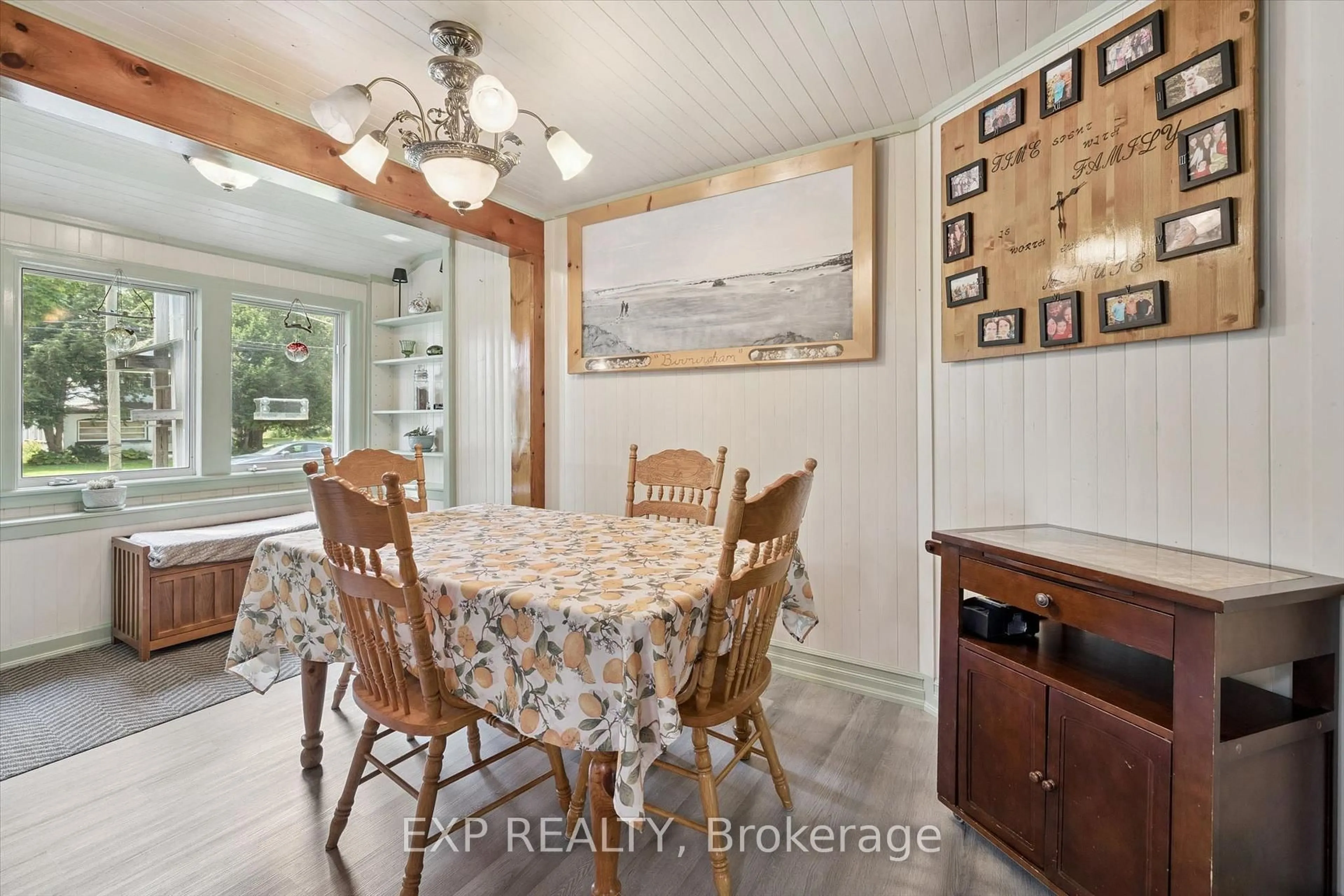 Dining room, ceramic/tile floor for 23 EWING St, Bracebridge Ontario P1L 1C7