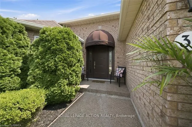 37 Mc Intosh Crt, Brantford 2