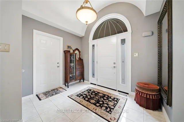 37 Mc Intosh Crt, Brantford 3