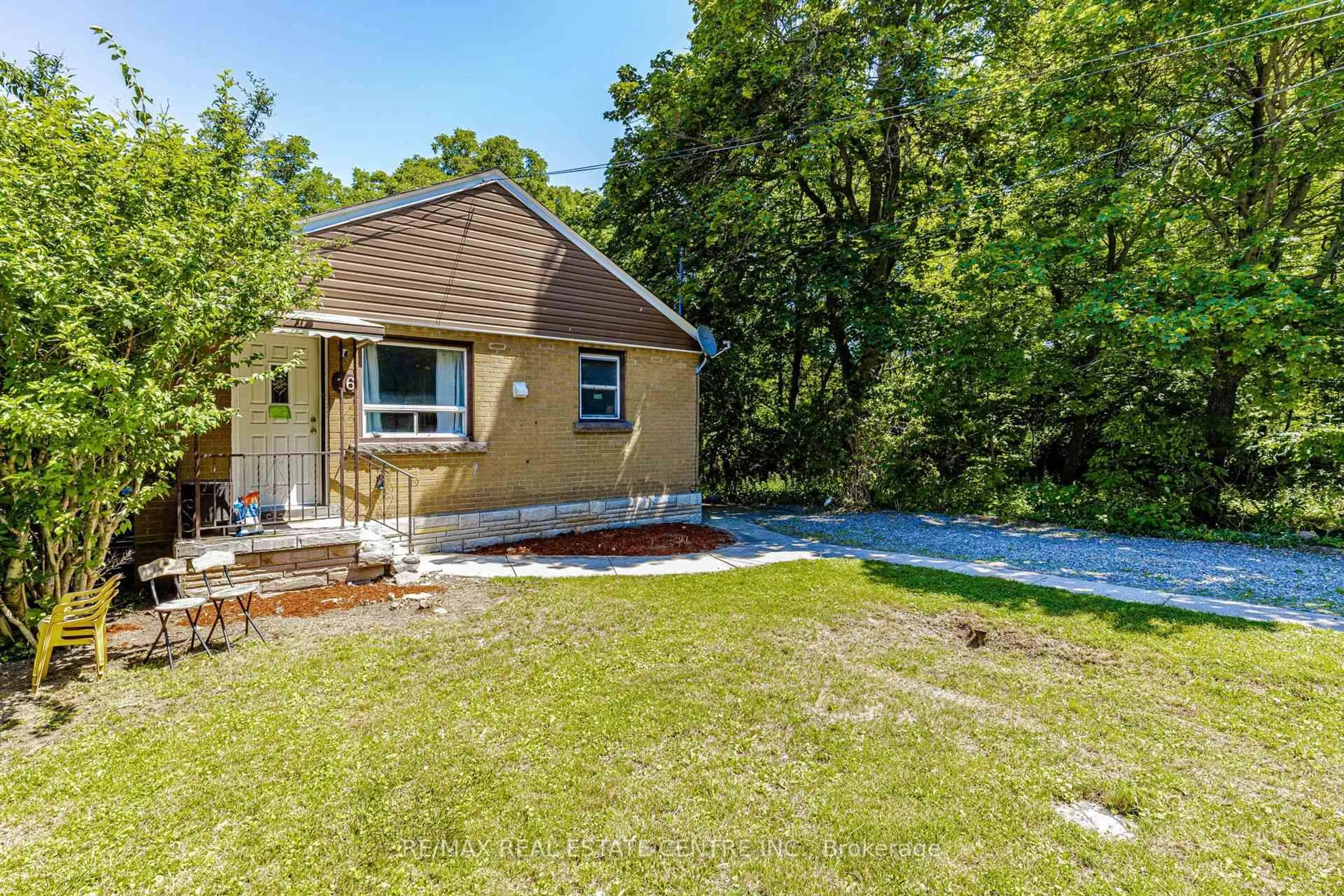 Unknown for 16 Ainslie Ave, Hamilton Ontario L8S 2J3