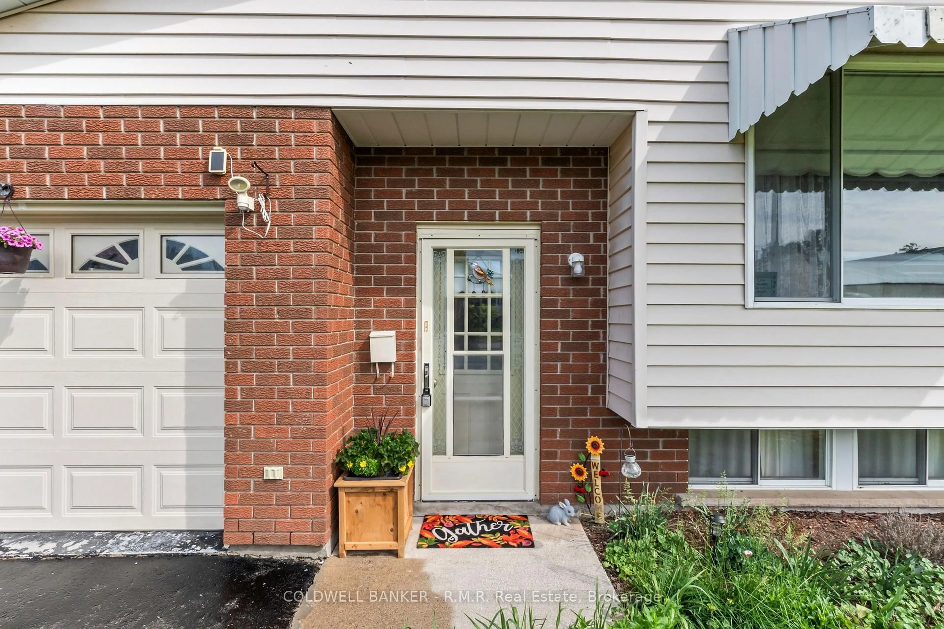 Indoor entryway for 224 Cider Lane, Trent Hills Ontario K0L 1L0