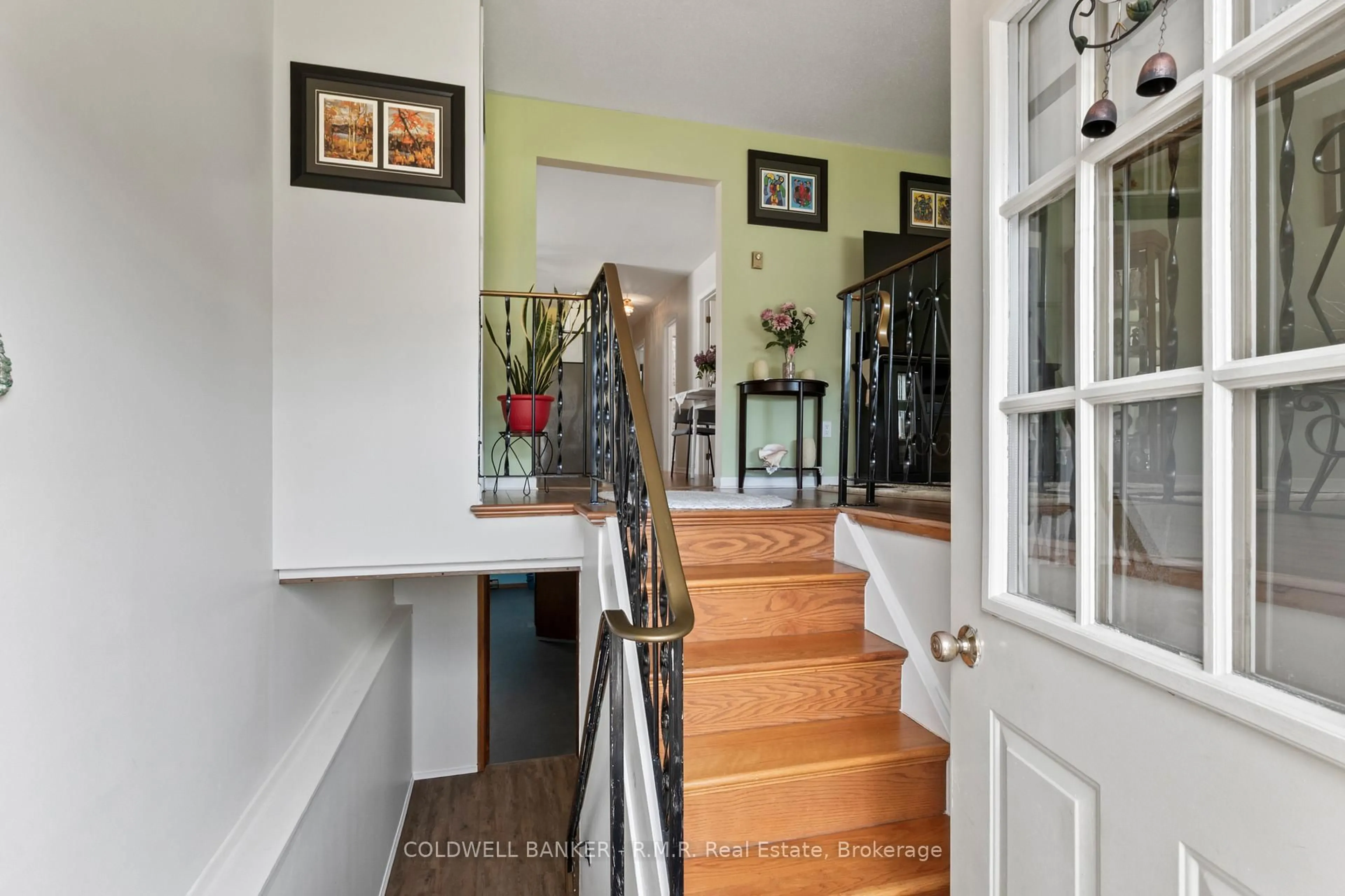 Indoor entryway for 224 Cider Lane, Trent Hills Ontario K0L 1L0