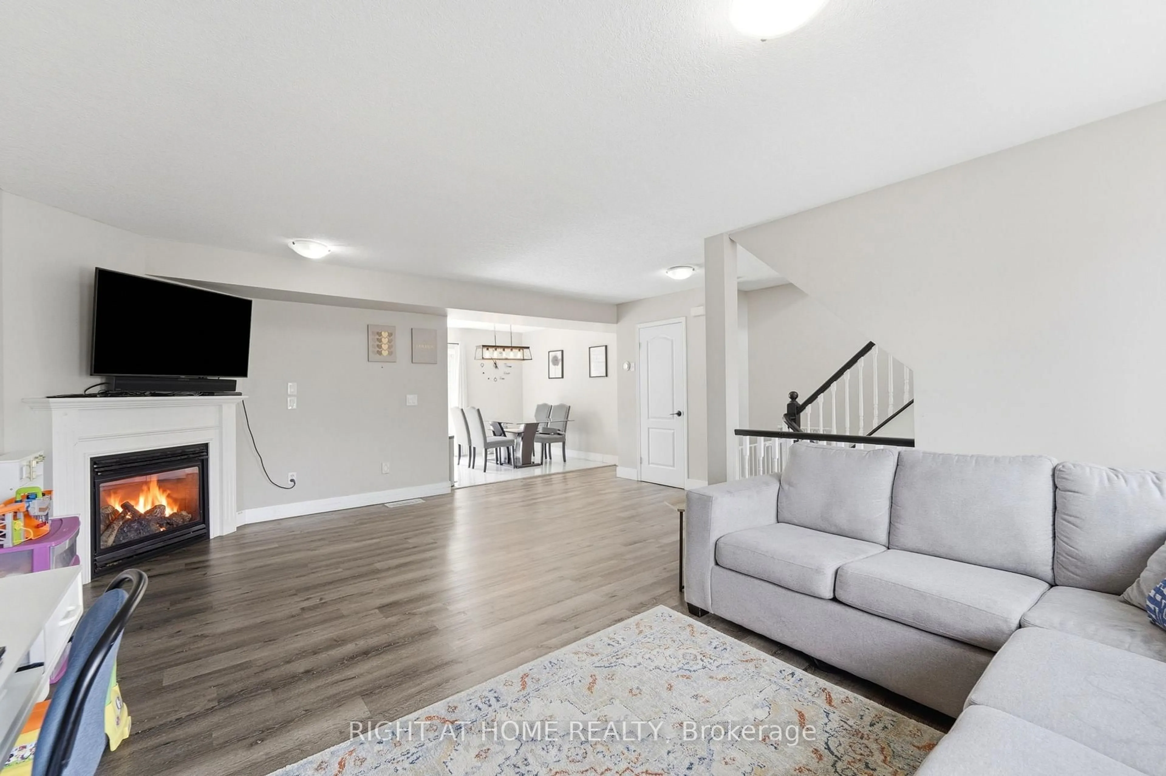 Living room with furniture, unknown for 65 Wellington South, Cambridge Ontario N1R 8N4