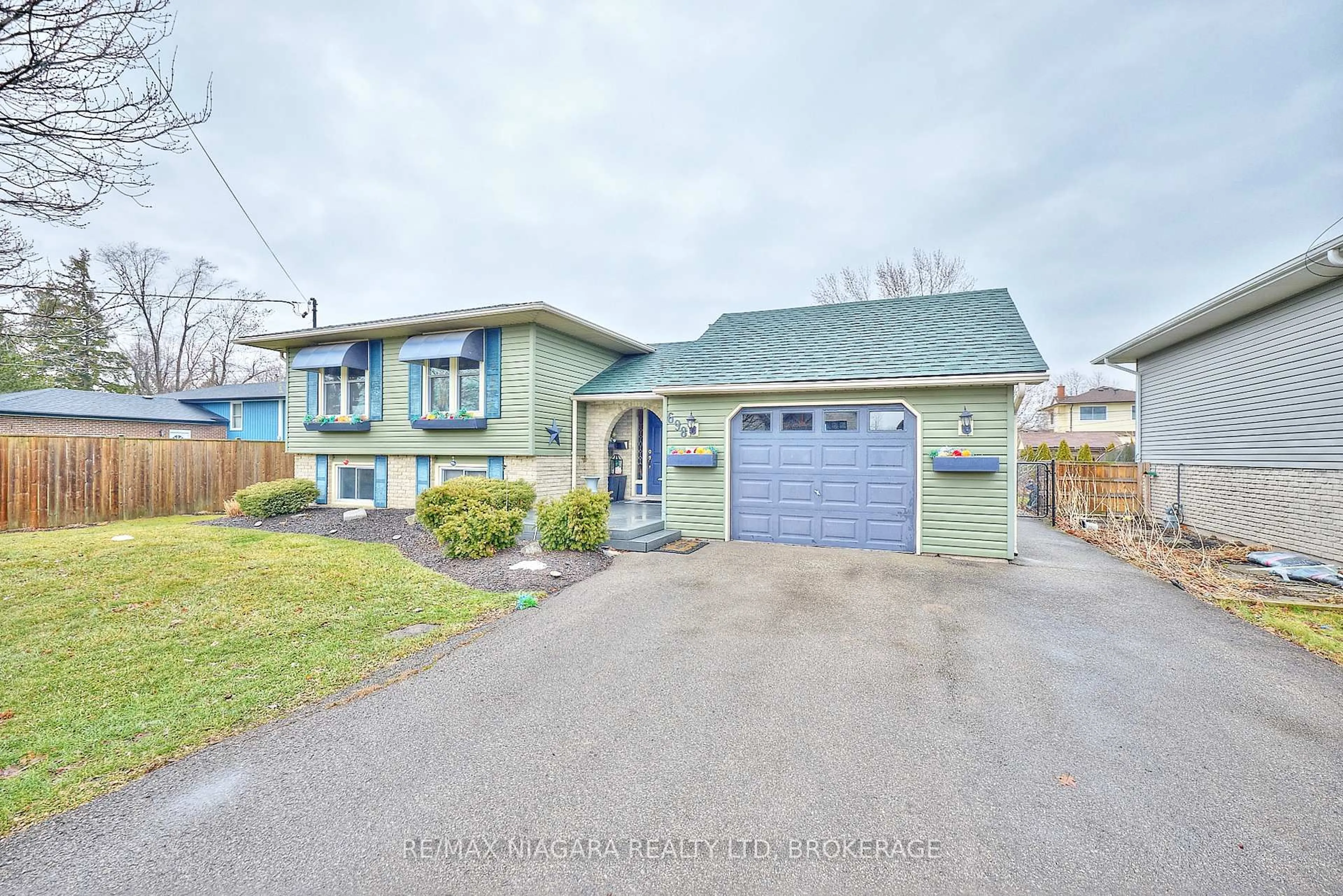 Unknown for 698 Buffalo Rd, Fort Erie Ontario L2A 5T6