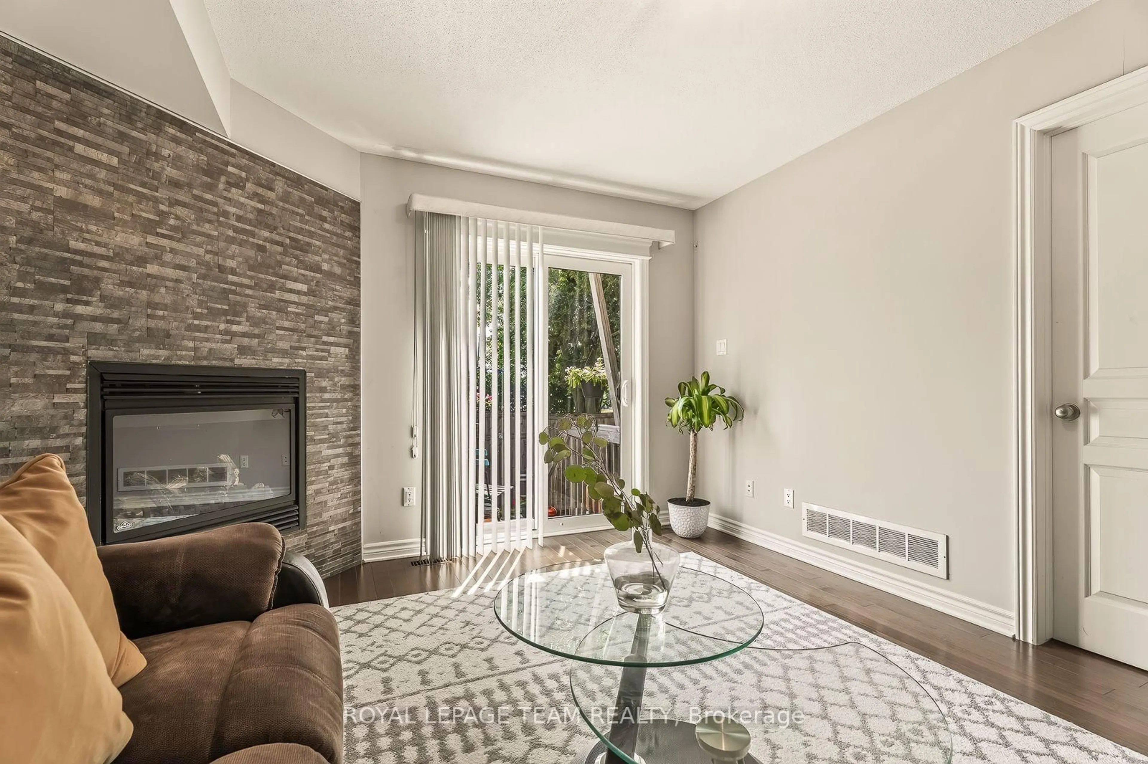 Living room with furniture, unknown for 100 Brilia Private, Ottawa Ontario K1J 0B7