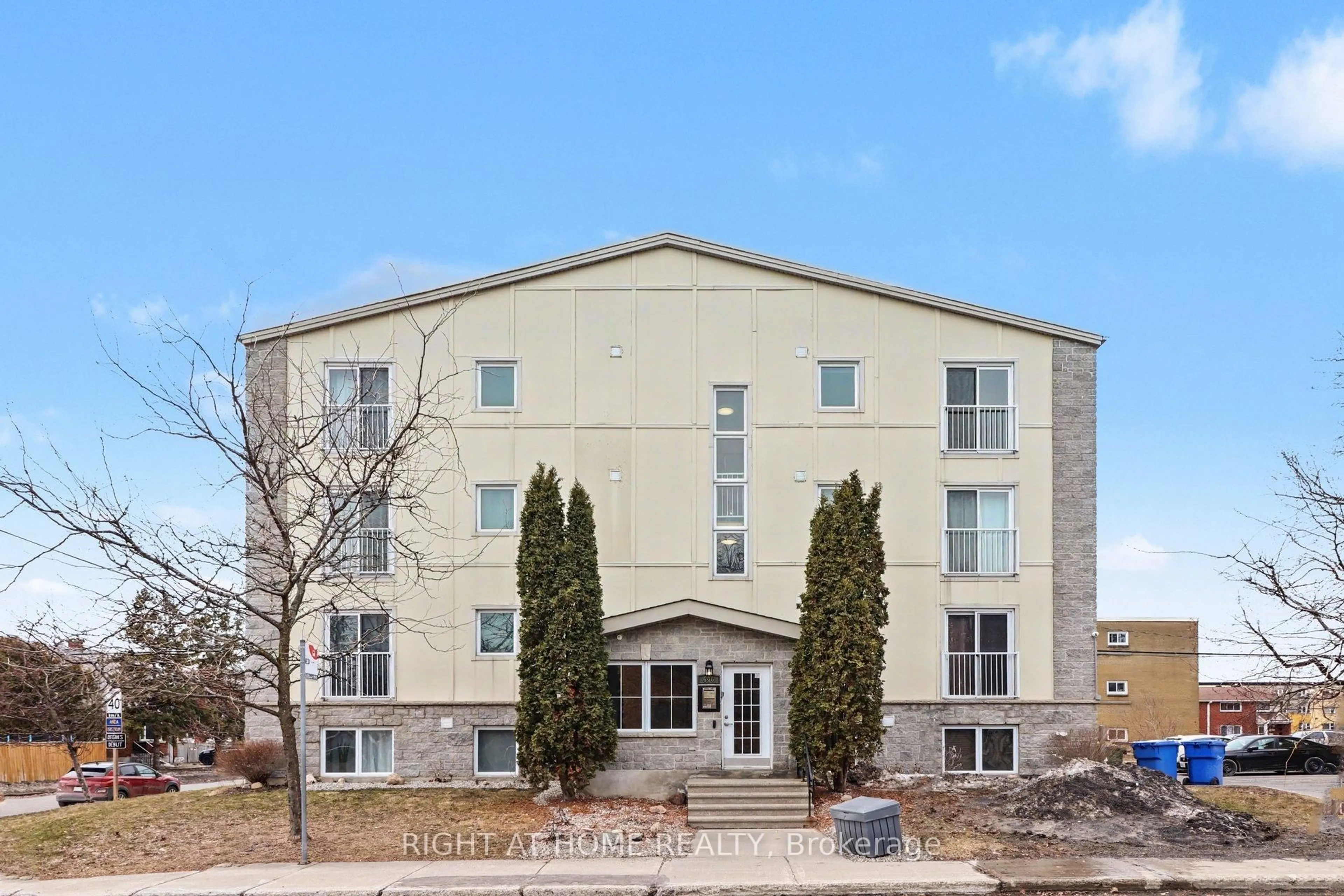 Unknown for 646 Cummings Ave #202, Ottawa Ontario K1K 2K6