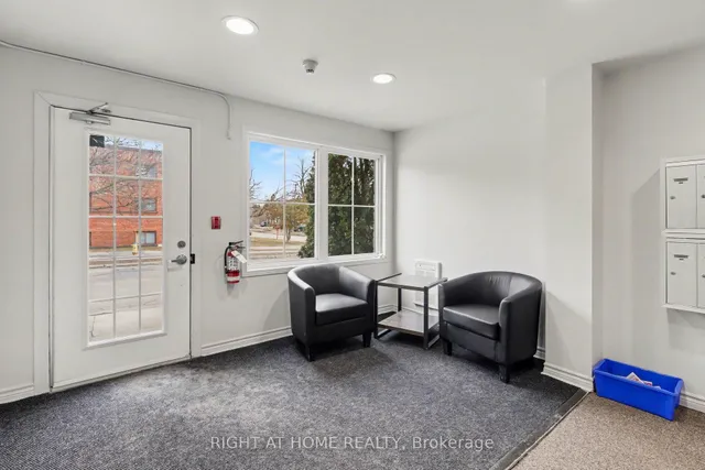 646 Cummings Ave #202, Ottawa 5