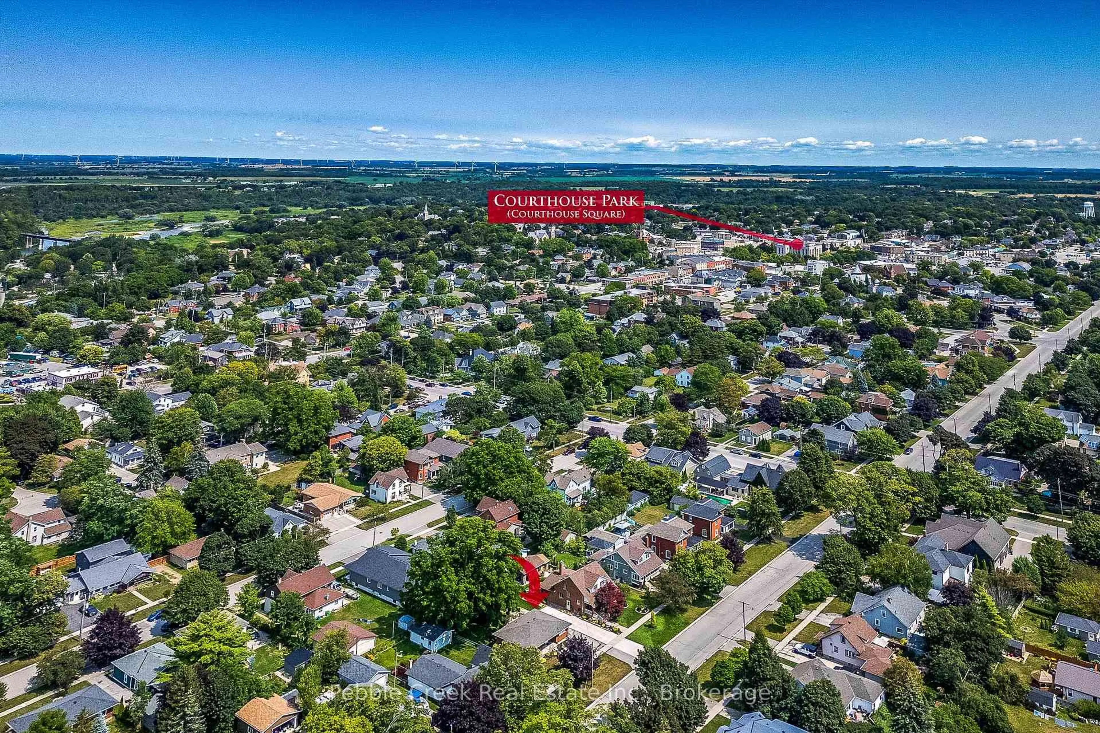A pic from outside/outdoor area/front of a property/back of a property/a pic from drone, street for 172 Elgin Ave, Goderich Ontario N7A 2E6