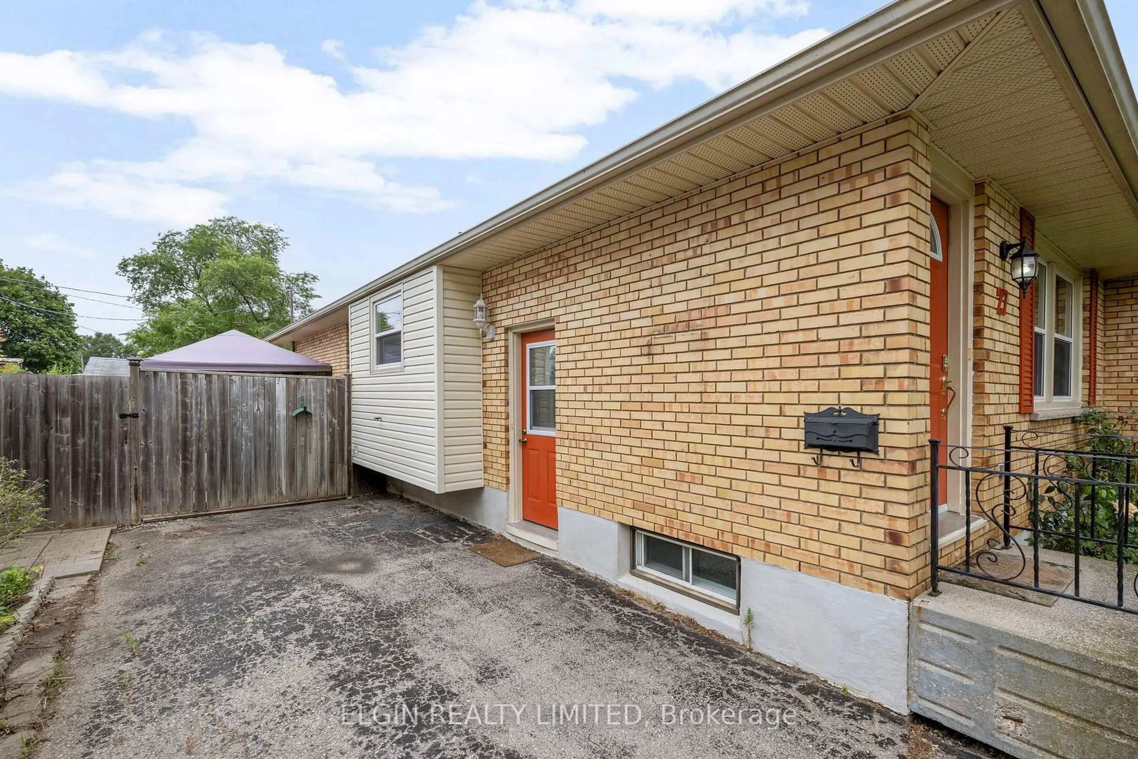 Home with brick exterior material, street for 27 Vanier Pl, St. Thomas Ontario N5R 5L2