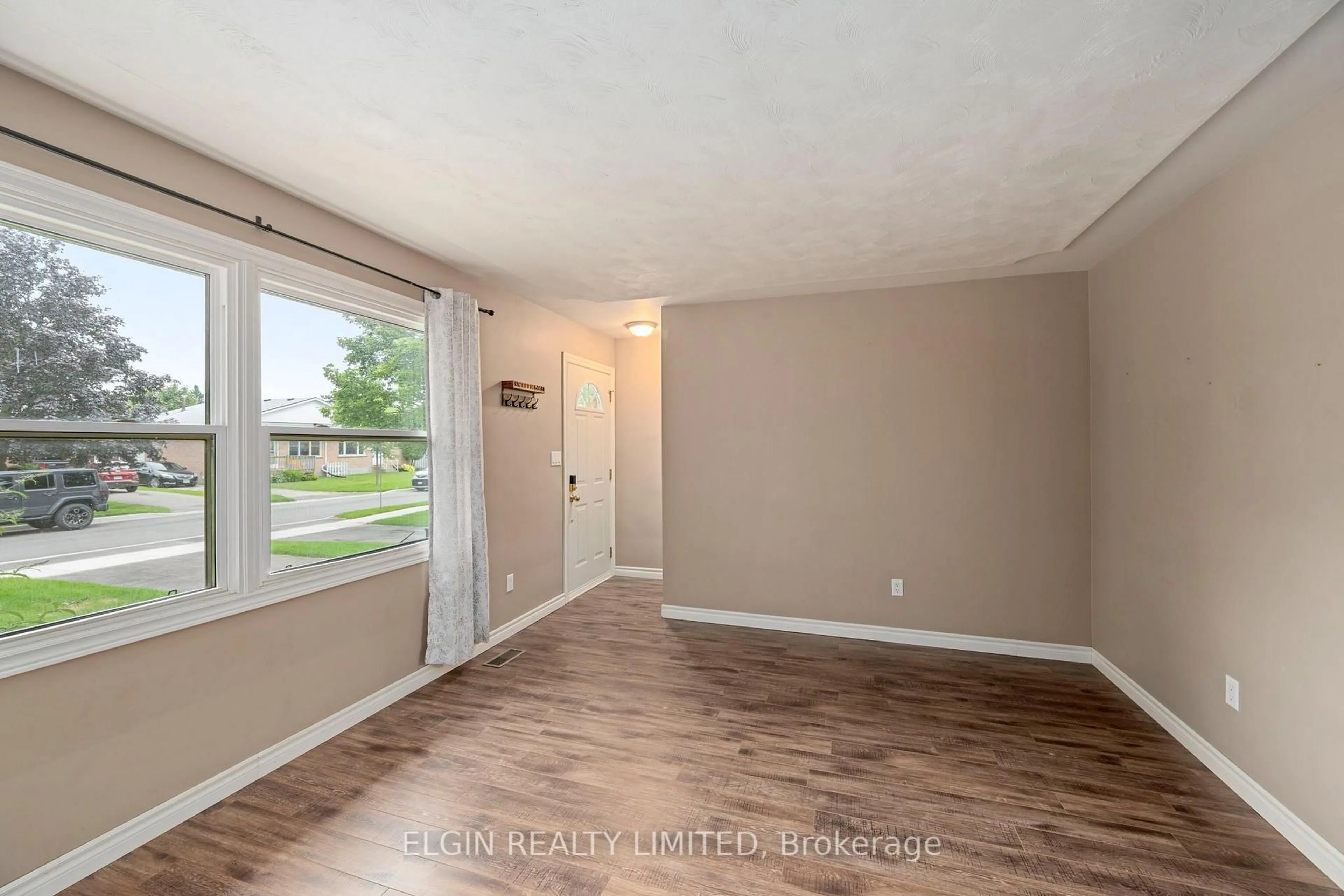 A pic of a room for 27 Vanier Pl, St. Thomas Ontario N5R 5L2
