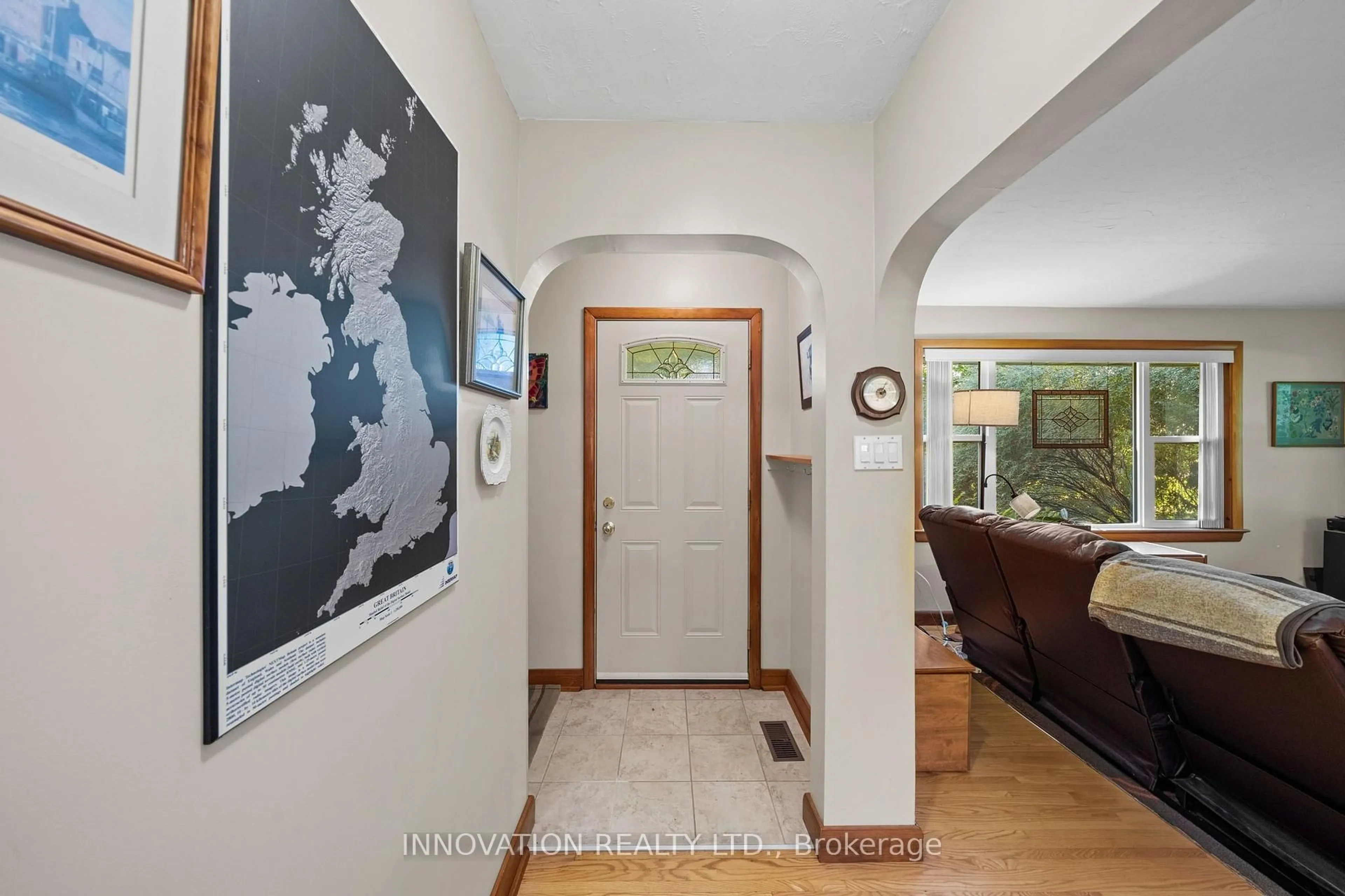 Indoor entryway for 3885 Carp Rd, Carp Ontario K0A 1L0