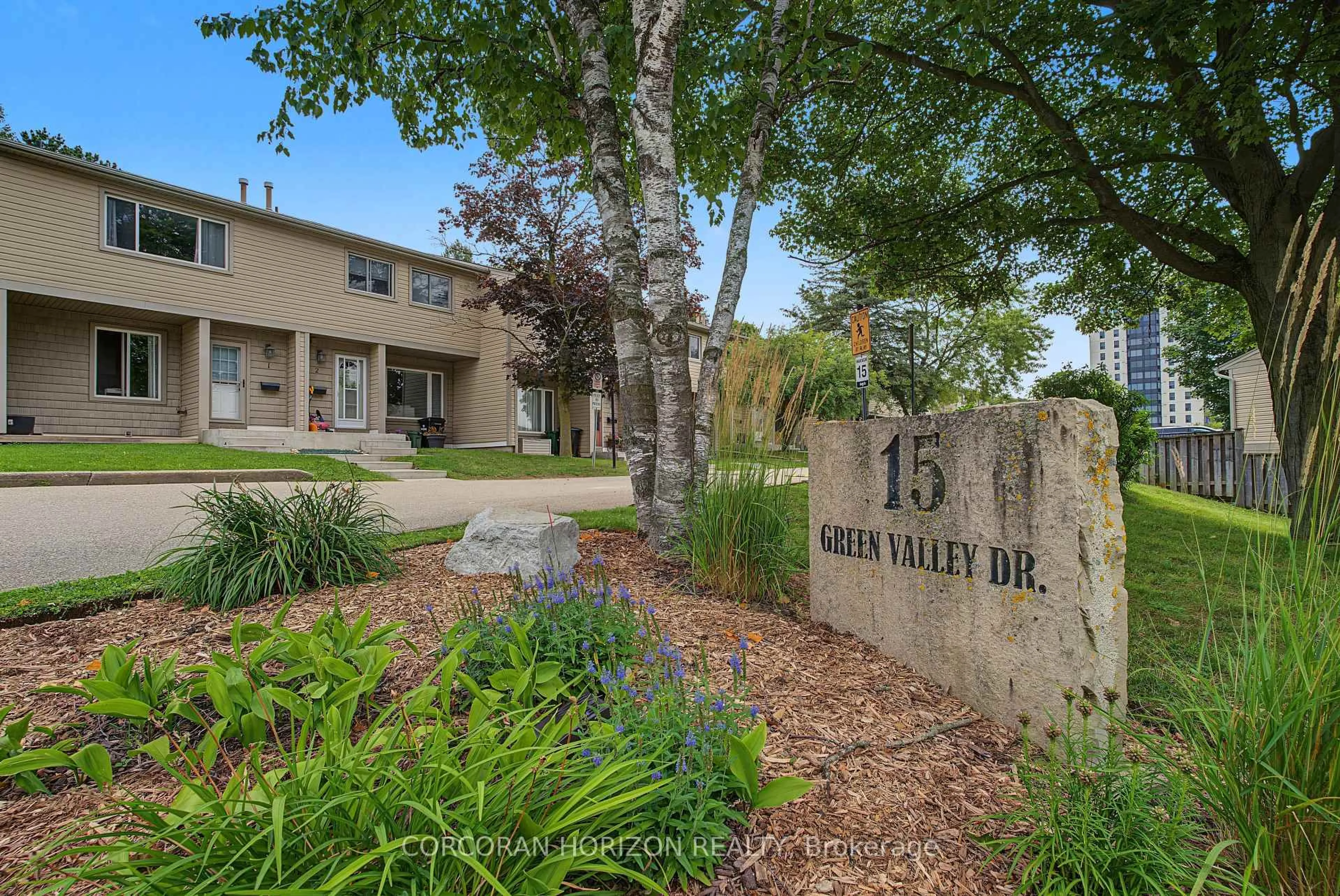 Unknown for 15 Green Valley Dr #1, Kitchener Ontario N2P 1K7