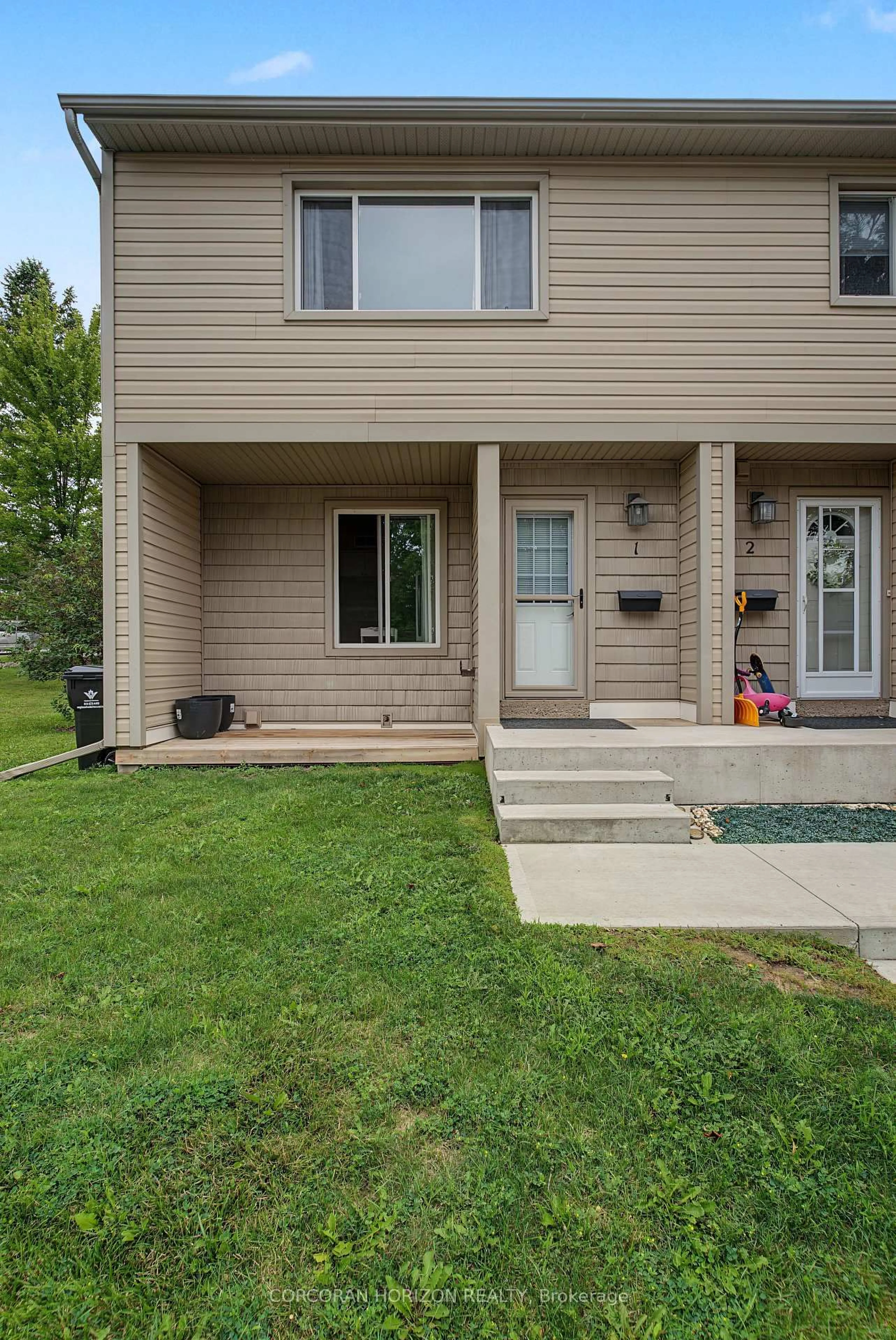 Patio, street for 15 Green Valley Dr #1, Kitchener Ontario N2P 1K7