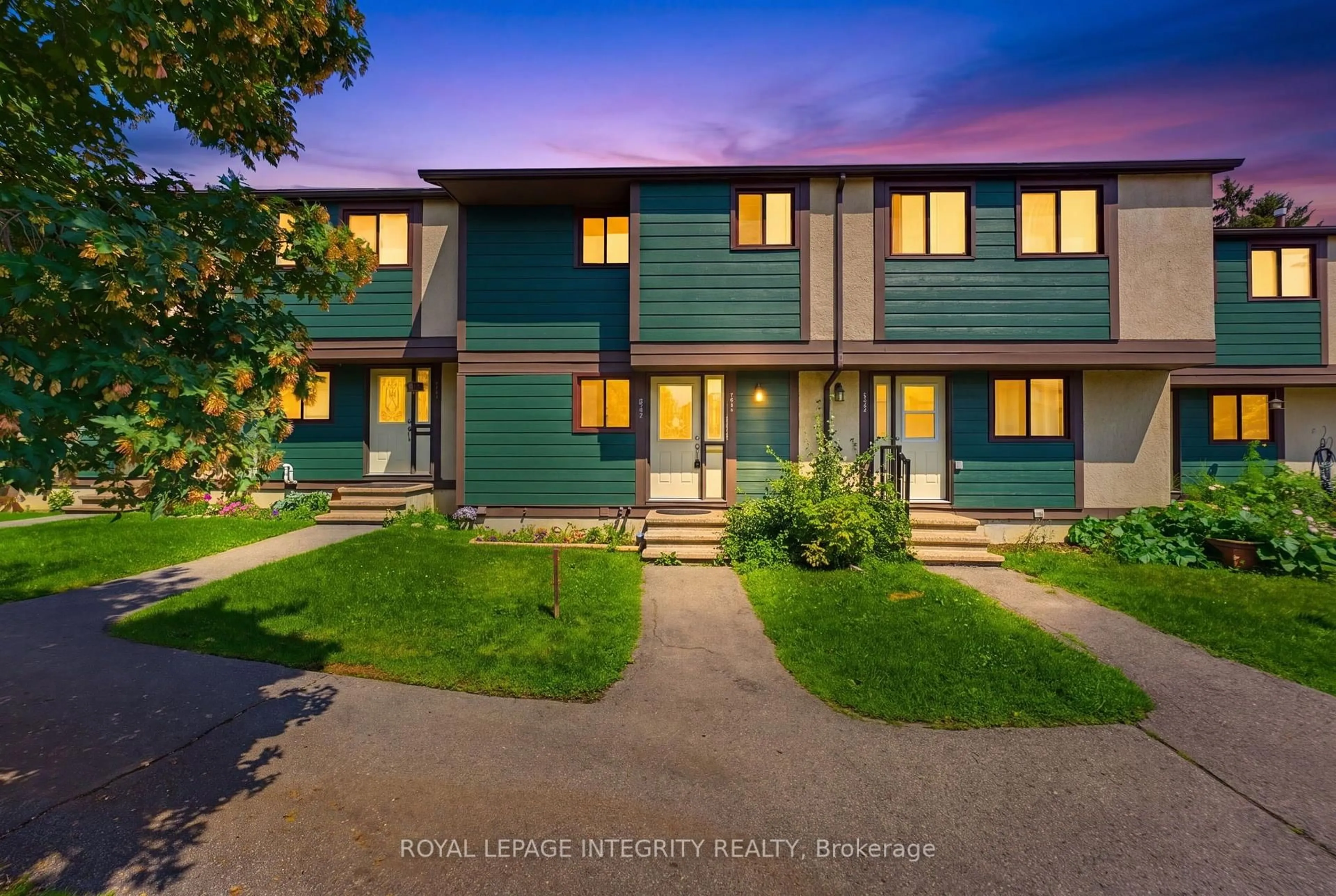 A pic from outside/outdoor area/front of a property/back of a property/a pic from drone, unknown for 1685 Meadowbrook Rd #46, Ottawa Ontario K1B 4W6