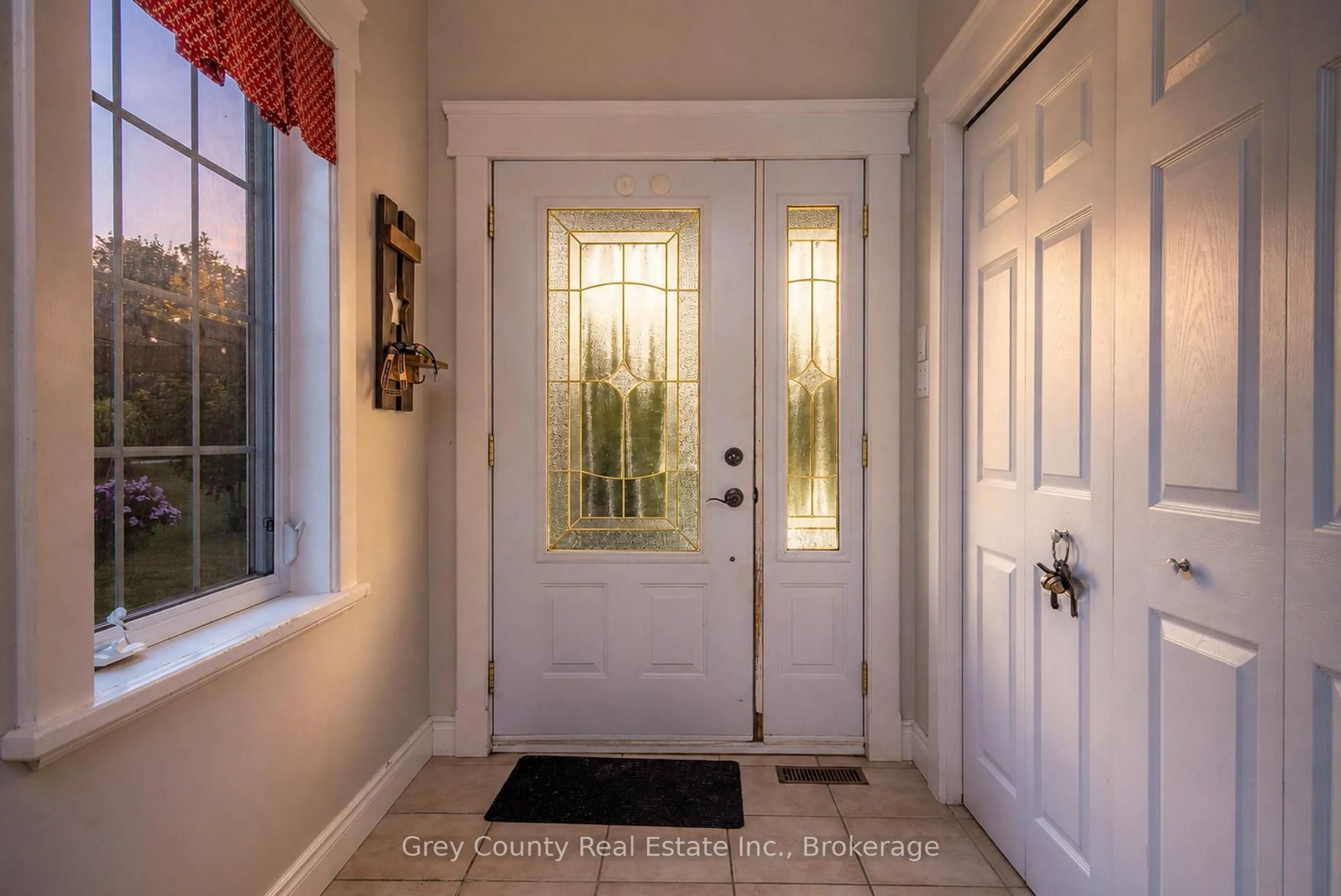 Indoor entryway for 135260 9th Line, Grey Highlands Ontario N0C 1H0