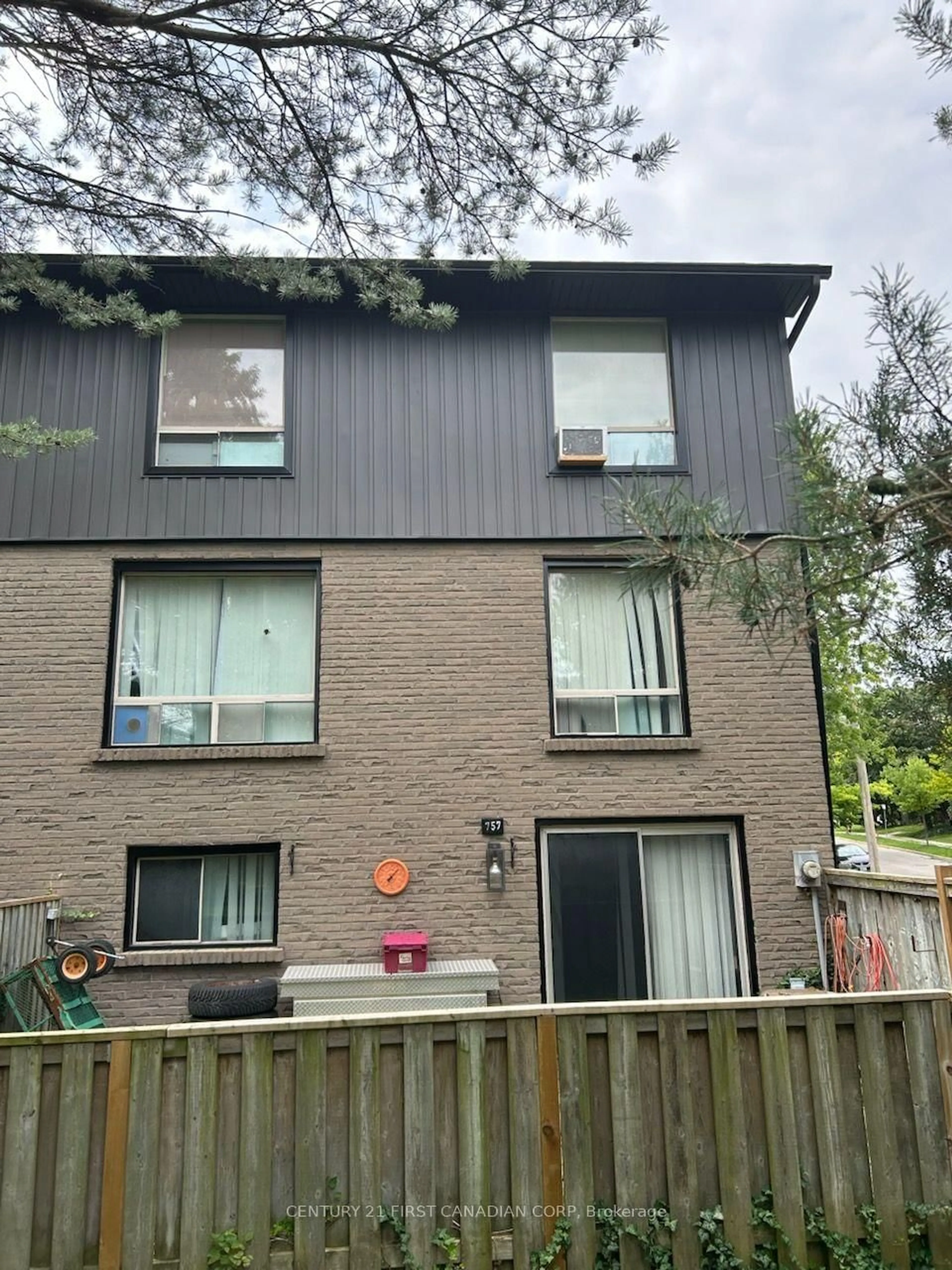 Unknown for 757 Berkshire Dr, London South Ontario N6J 3B5