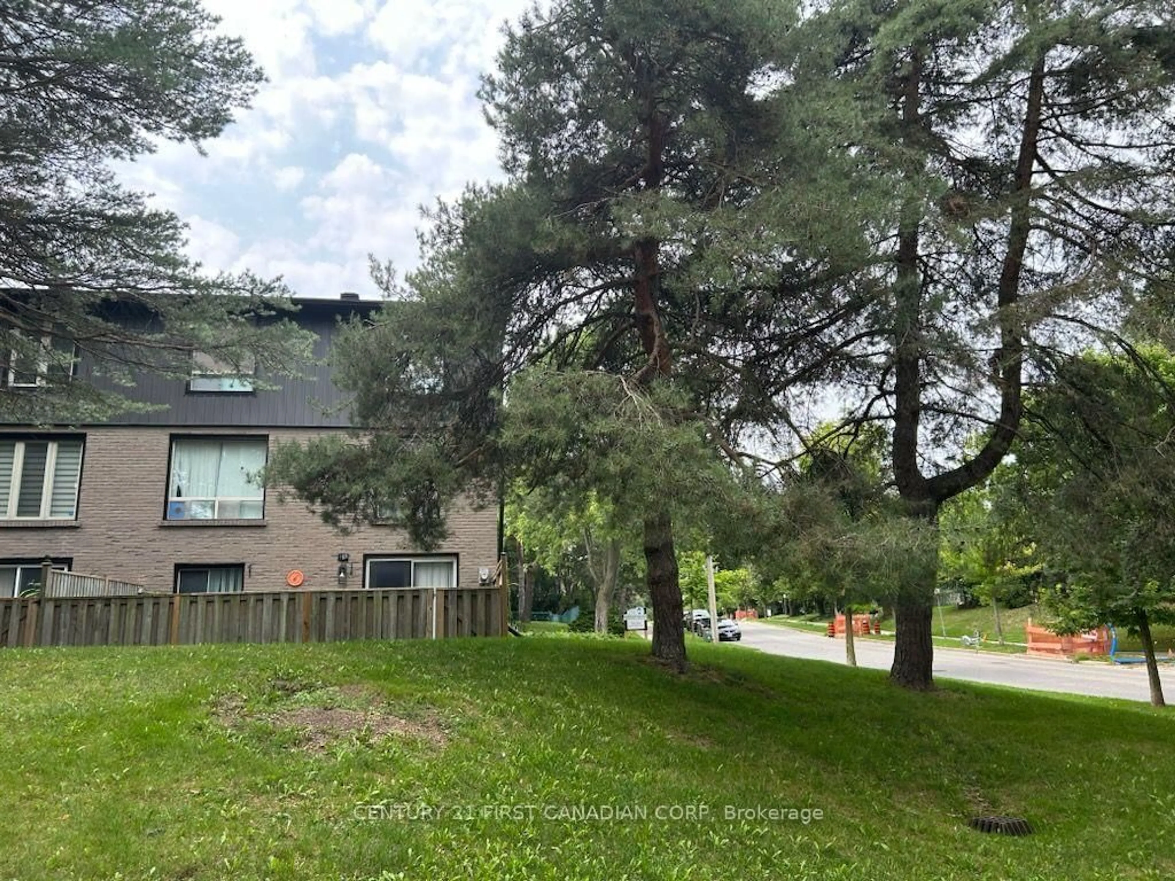 A pic from outside/outdoor area/front of a property/back of a property/a pic from drone, forest/trees view for 757 Berkshire Dr, London South Ontario N6J 3B5