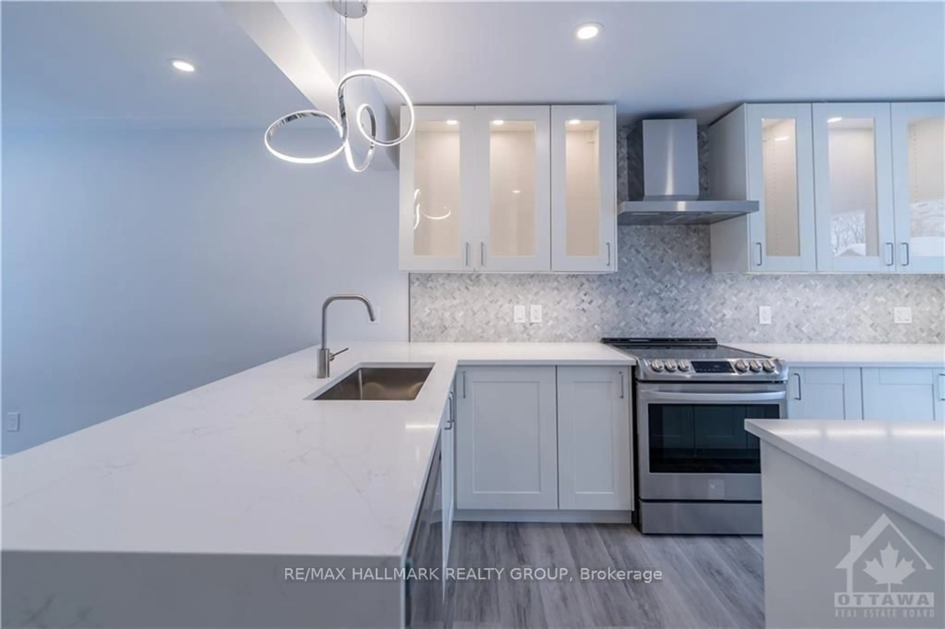Open concept kitchen, ceramic/tile floor for 759 ADAMS Ave, Ottawa Ontario K1G 2Y1