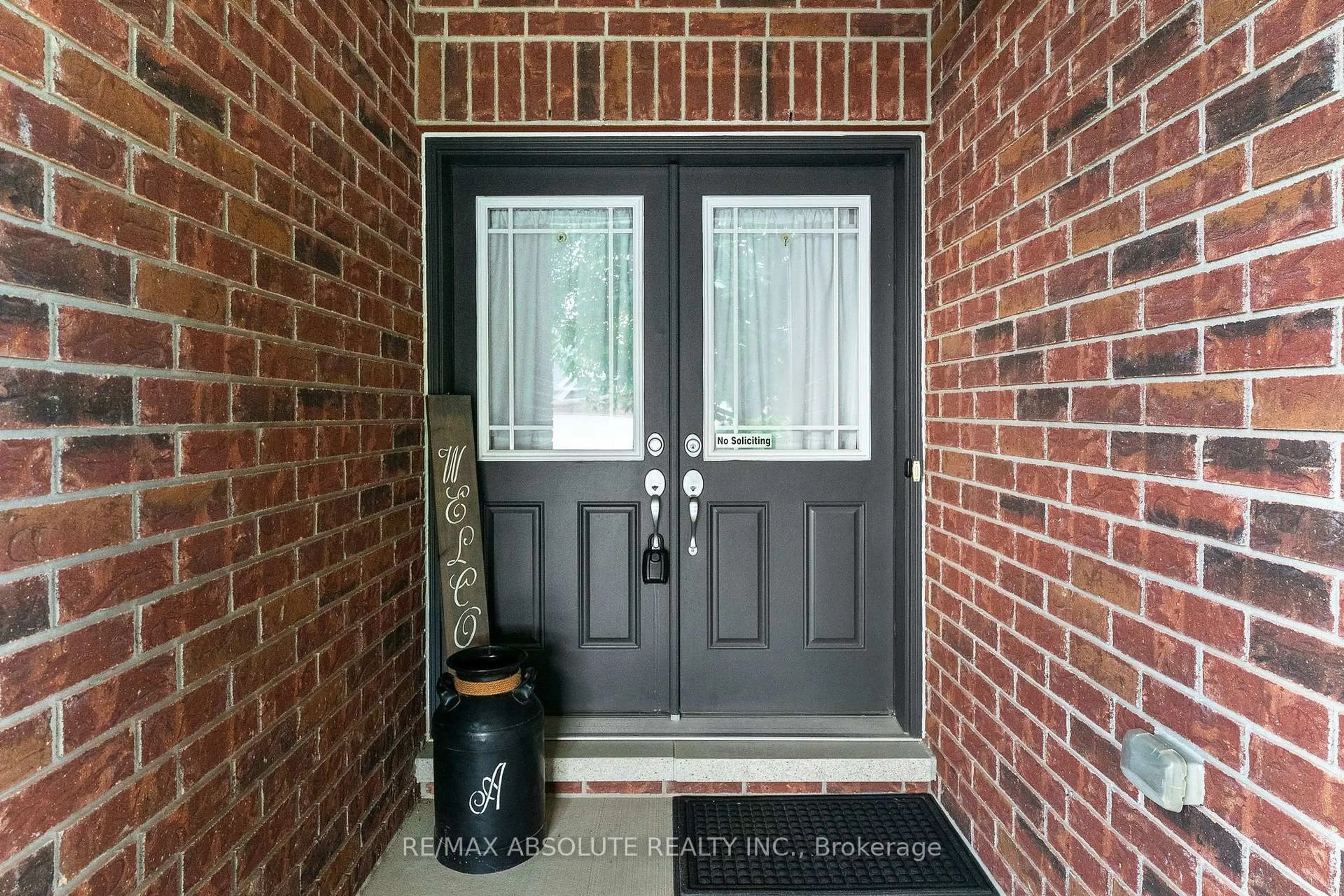 Indoor entryway for 189 Edey St, Arnprior Ontario K7S 0G2