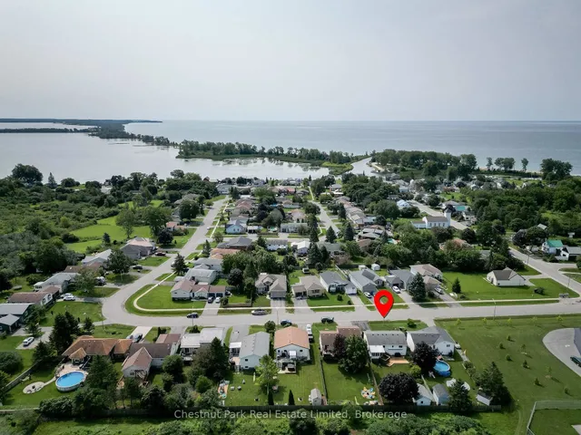 4 First Ave, Prince Edward County