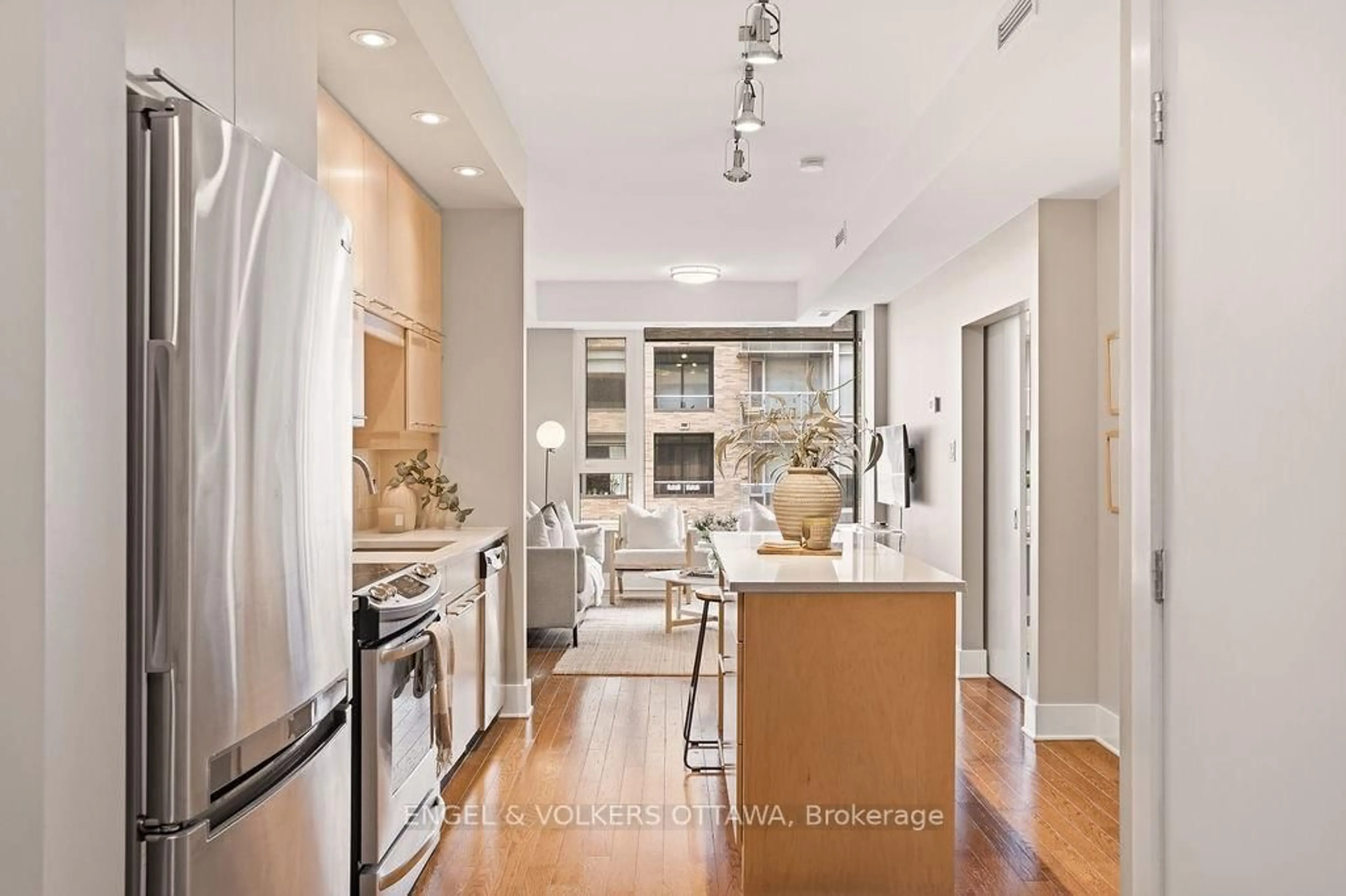 Open concept kitchen, unknown for 101 Richmond Rd #418, Ottawa Ontario K1Z 0A6