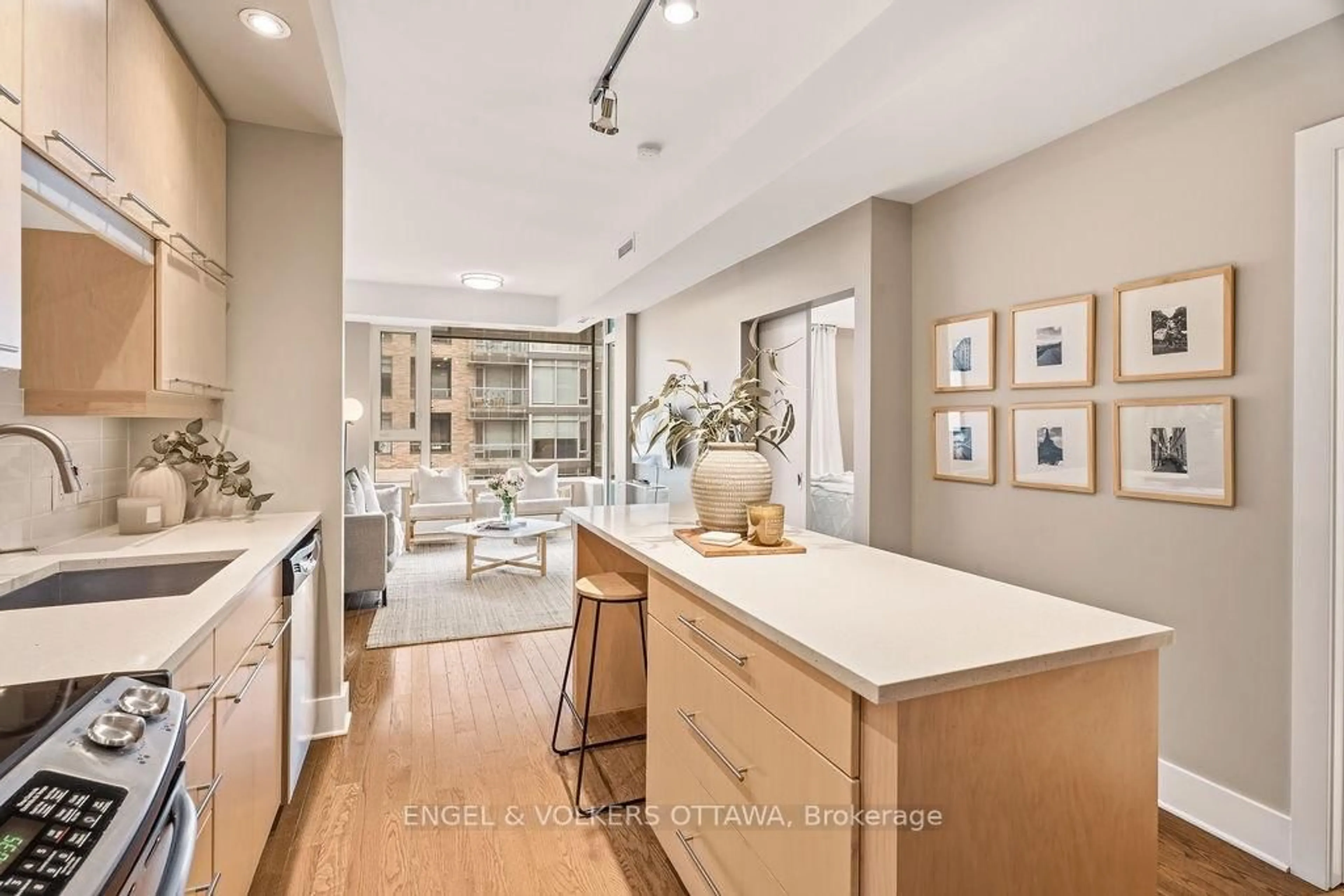 Open concept kitchen, unknown for 101 Richmond Rd #418, Ottawa Ontario K1Z 0A6