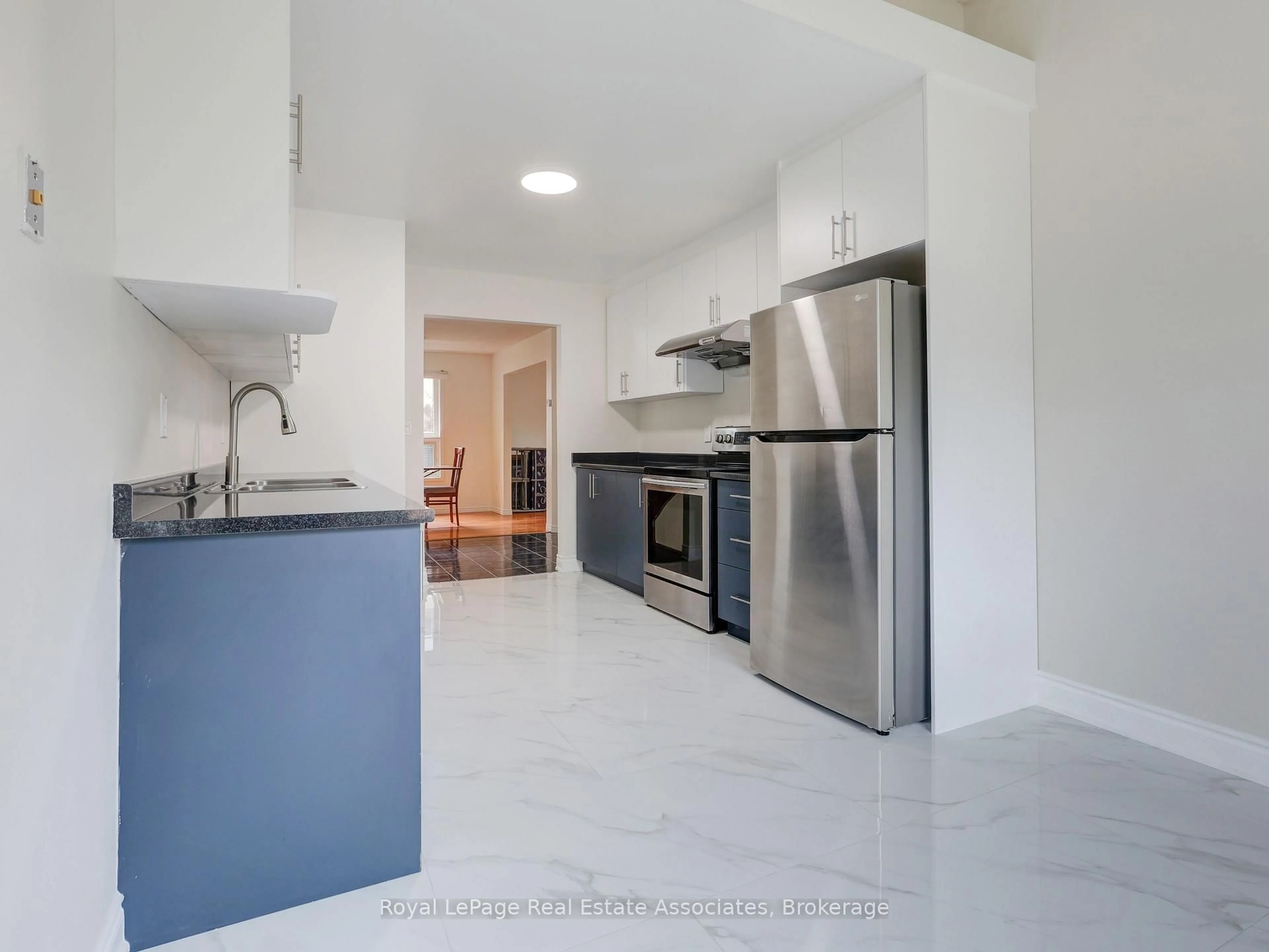 Standard kitchen, unknown for 26 Mclachlan Pl, Guelph Ontario N1H 8K4