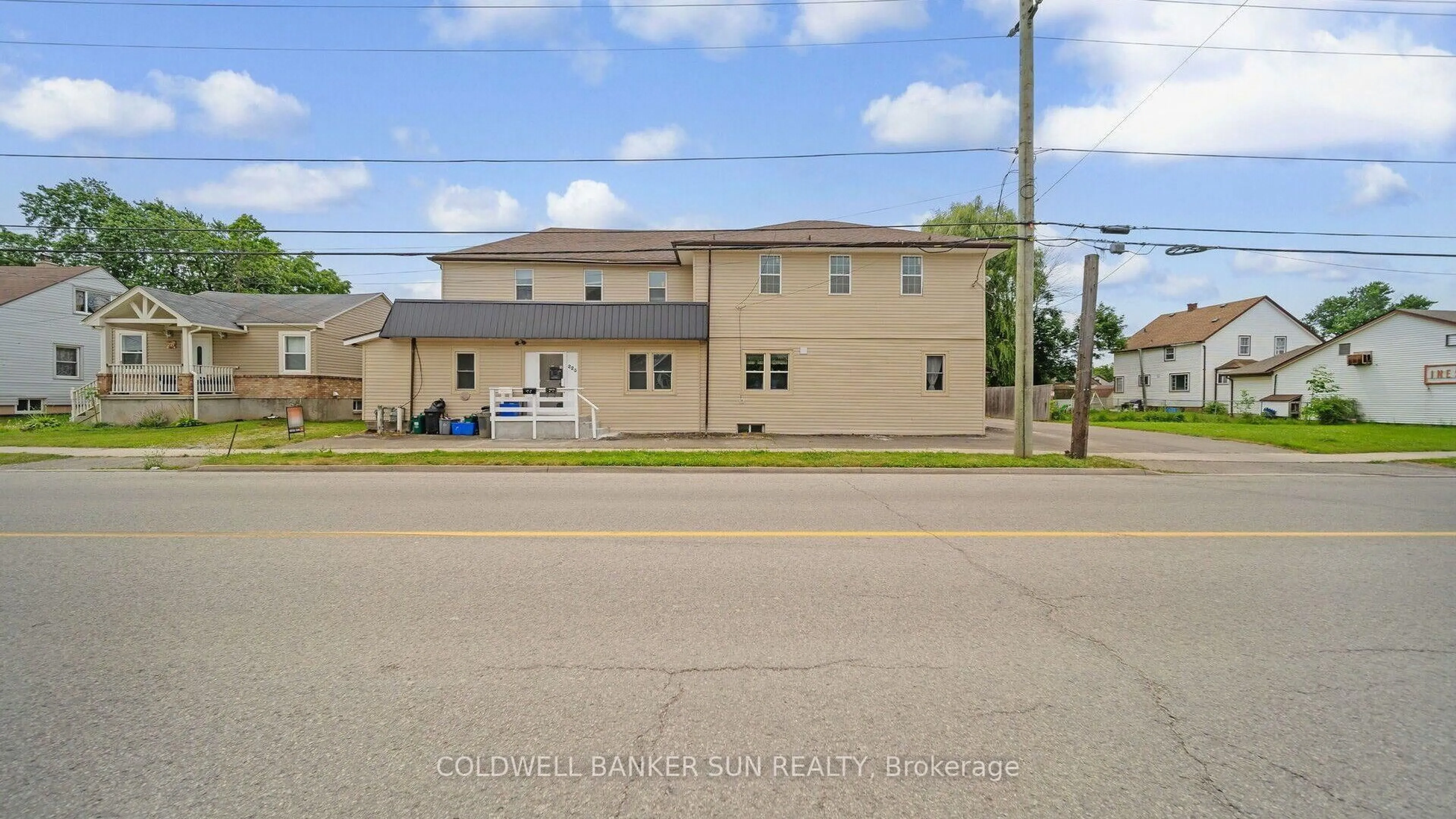 A pic from outside/outdoor area/front of a property/back of a property/a pic from drone, building for 223-227 Gilmore Rd, Fort Erie Ontario L2A 2M2