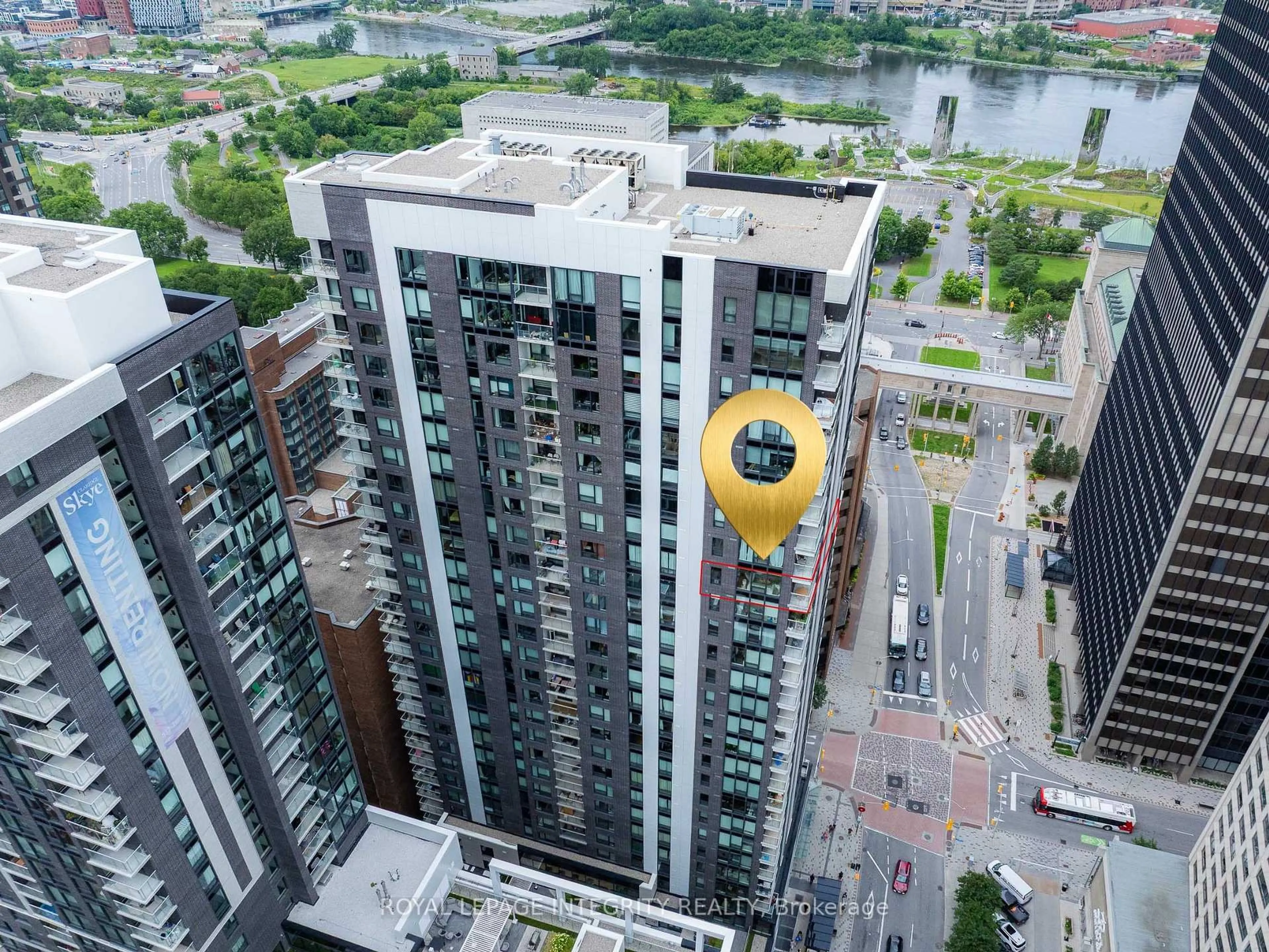 A pic from outside/outdoor area/front of a property/back of a property/a pic from drone, city buildings view from balcony for 340 Queen St #1907, Ottawa Ontario K1R 0G1