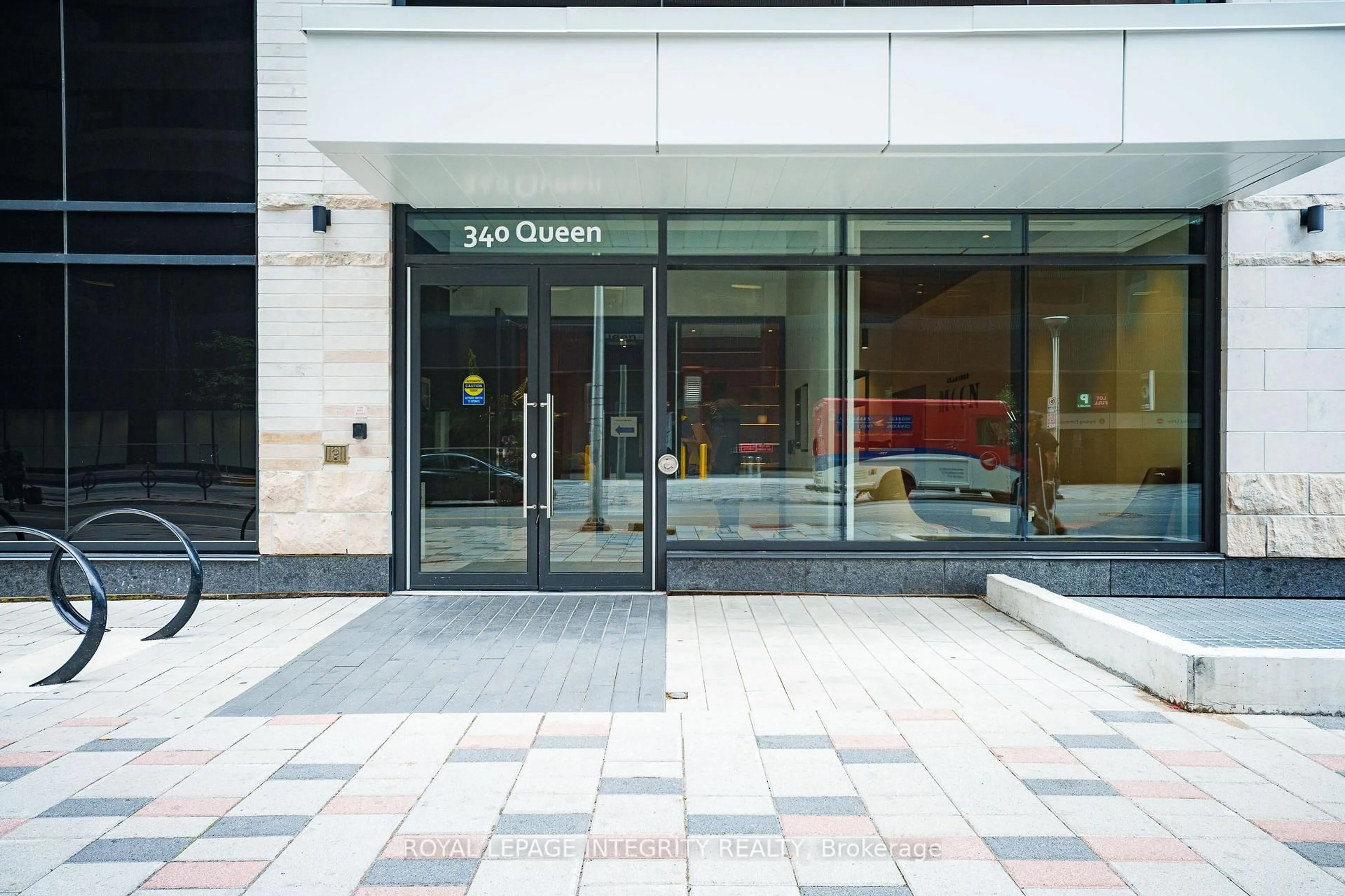 Indoor foyer for 340 Queen St #1907, Ottawa Ontario K1R 0G1
