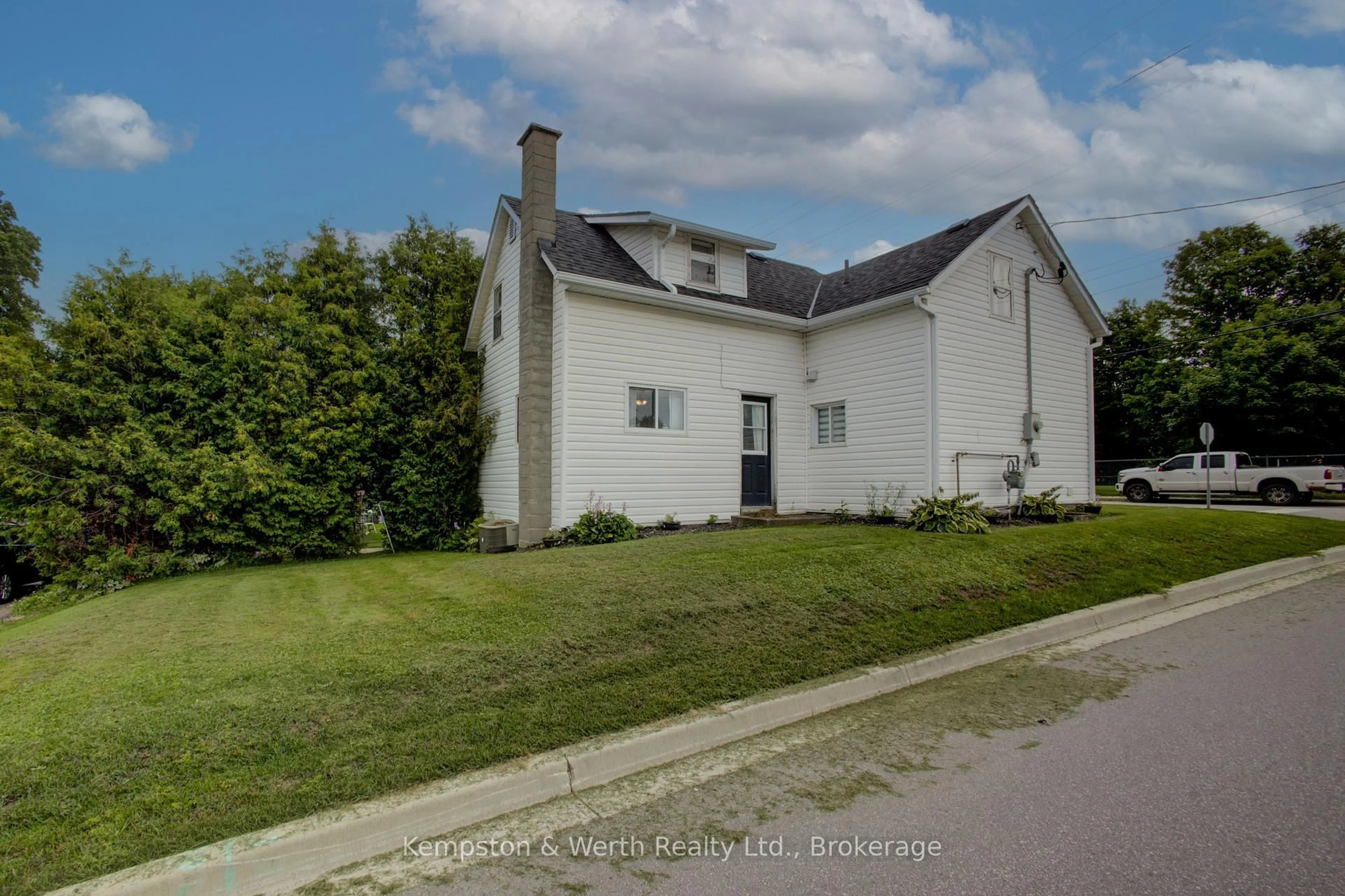 A pic from outside/outdoor area/front of a property/back of a property/a pic from drone, street for 30 Campbell St St, Grey Highlands Ontario N0C 1E0