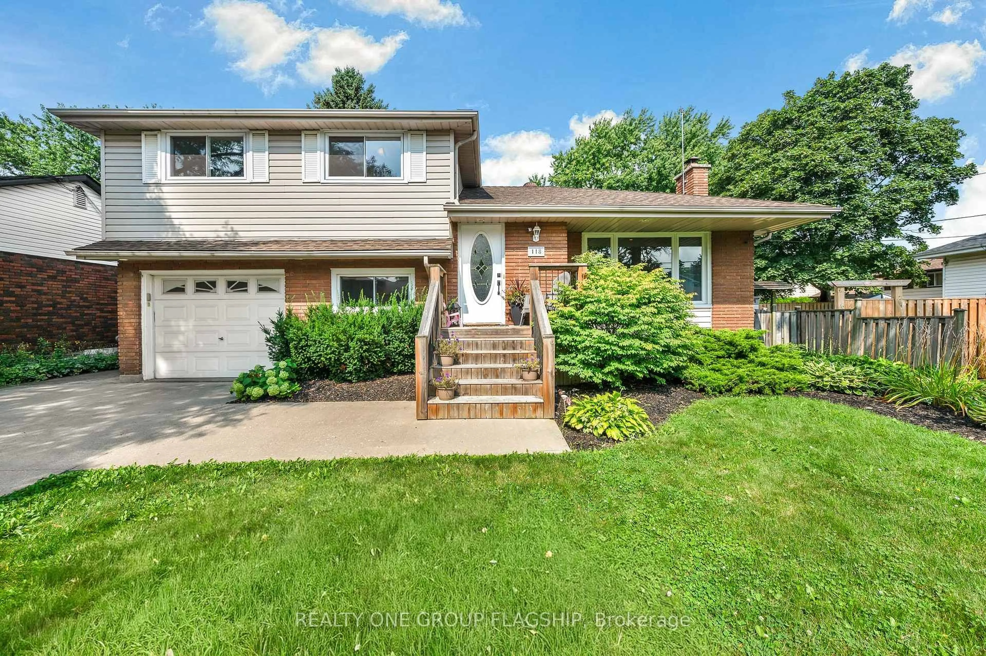 Home with brick exterior material, street for 118 Princeton Dr, Hamilton Ontario L8T 4B7