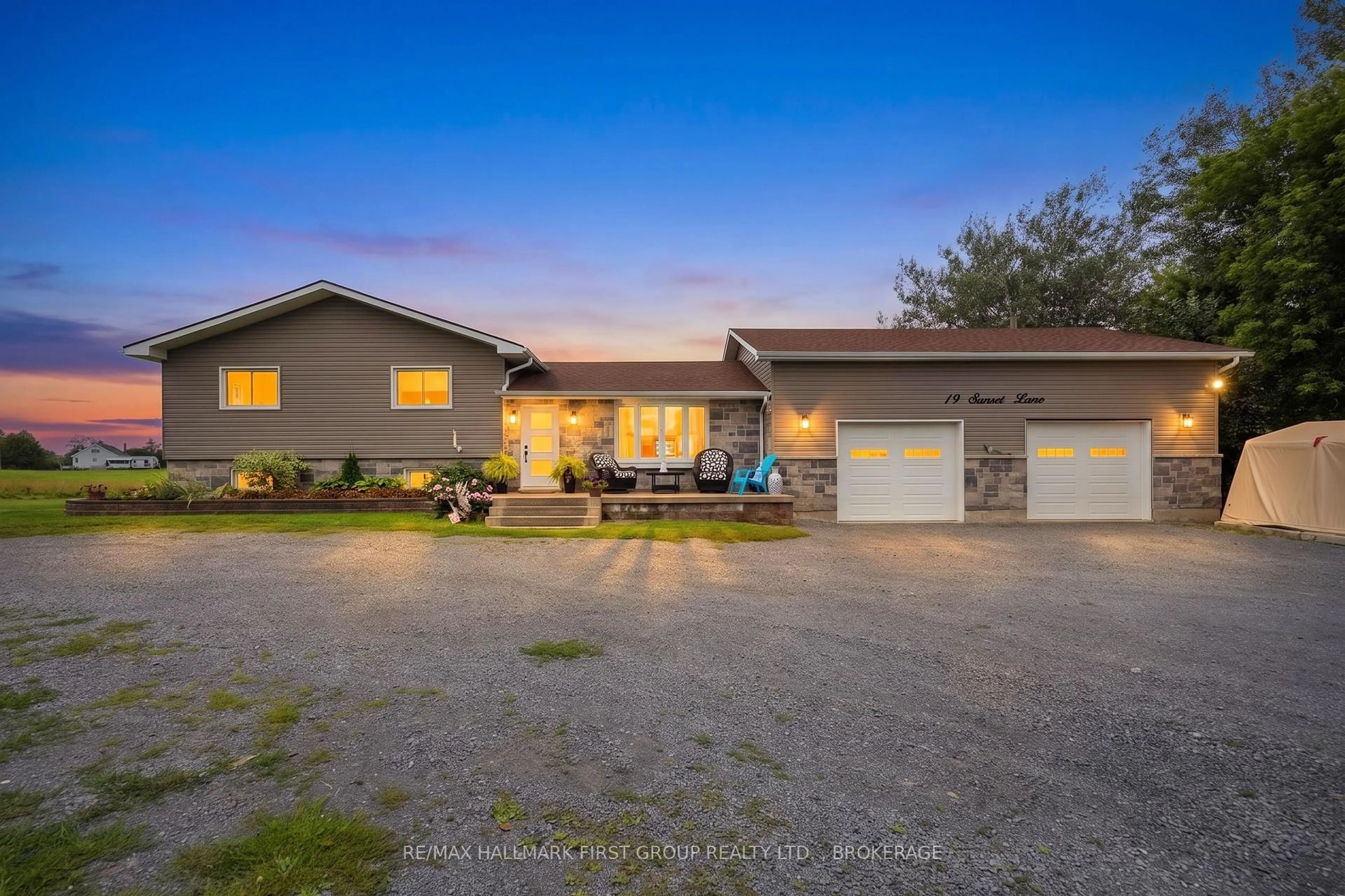 A pic from outside/outdoor area/front of a property/back of a property/a pic from drone, unknown for 19 Sunset Lane, Kingston Ontario K7L 4V3