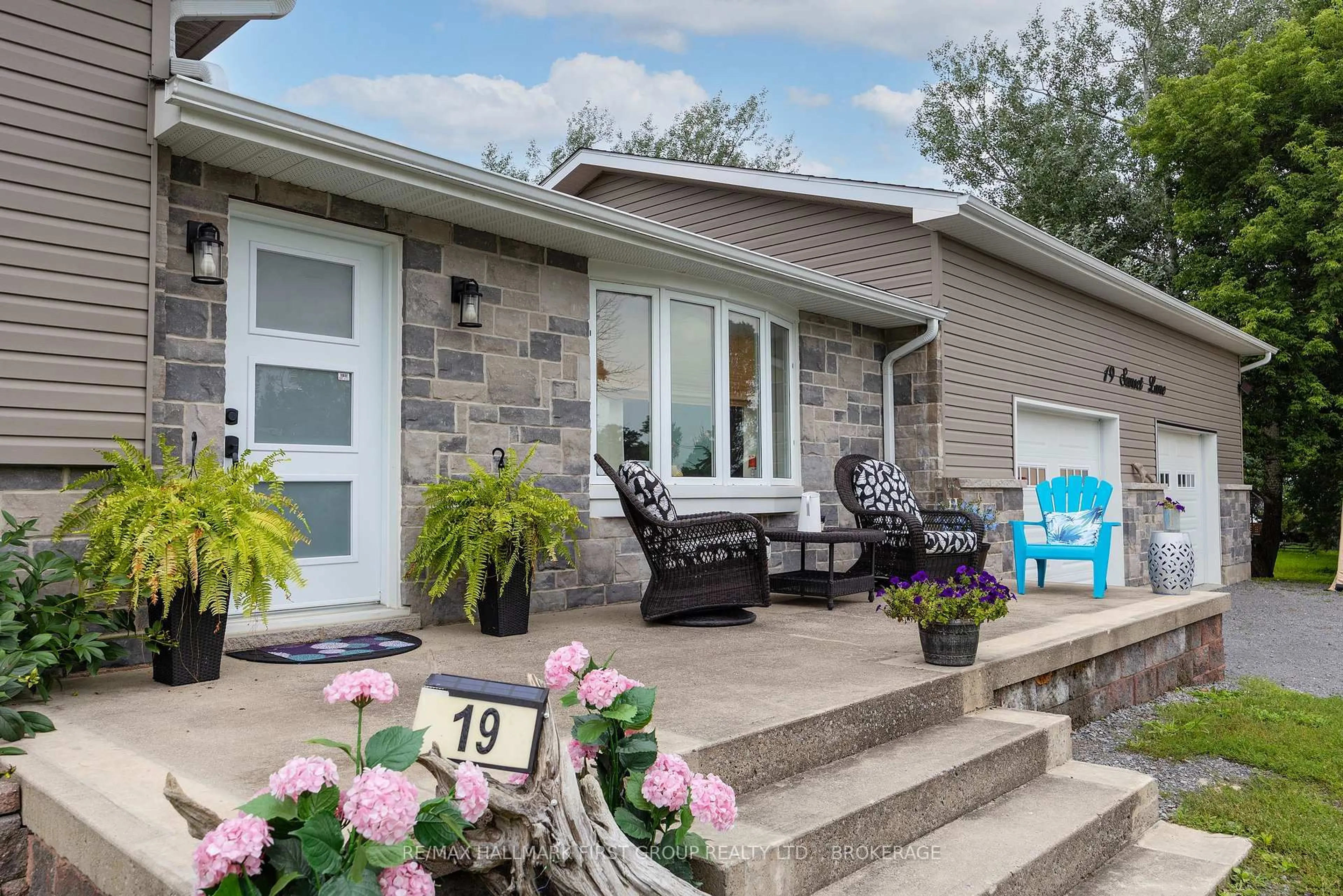 Patio, street for 19 Sunset Lane, Kingston Ontario K7L 4V3