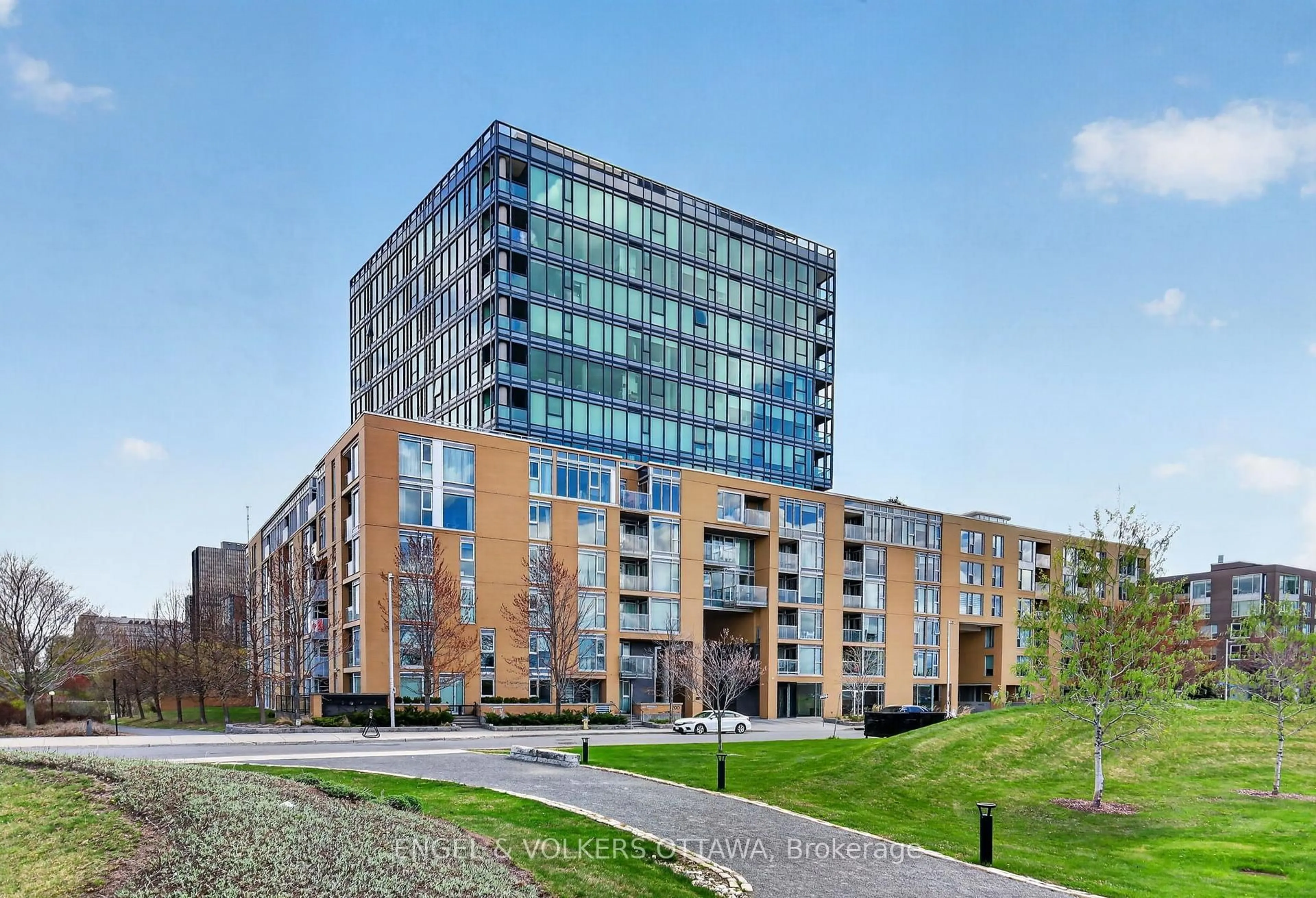 A pic from outside/outdoor area/front of a property/back of a property/a pic from drone, building for 250 Lett St #109, Ottawa Ontario K1R 0A8