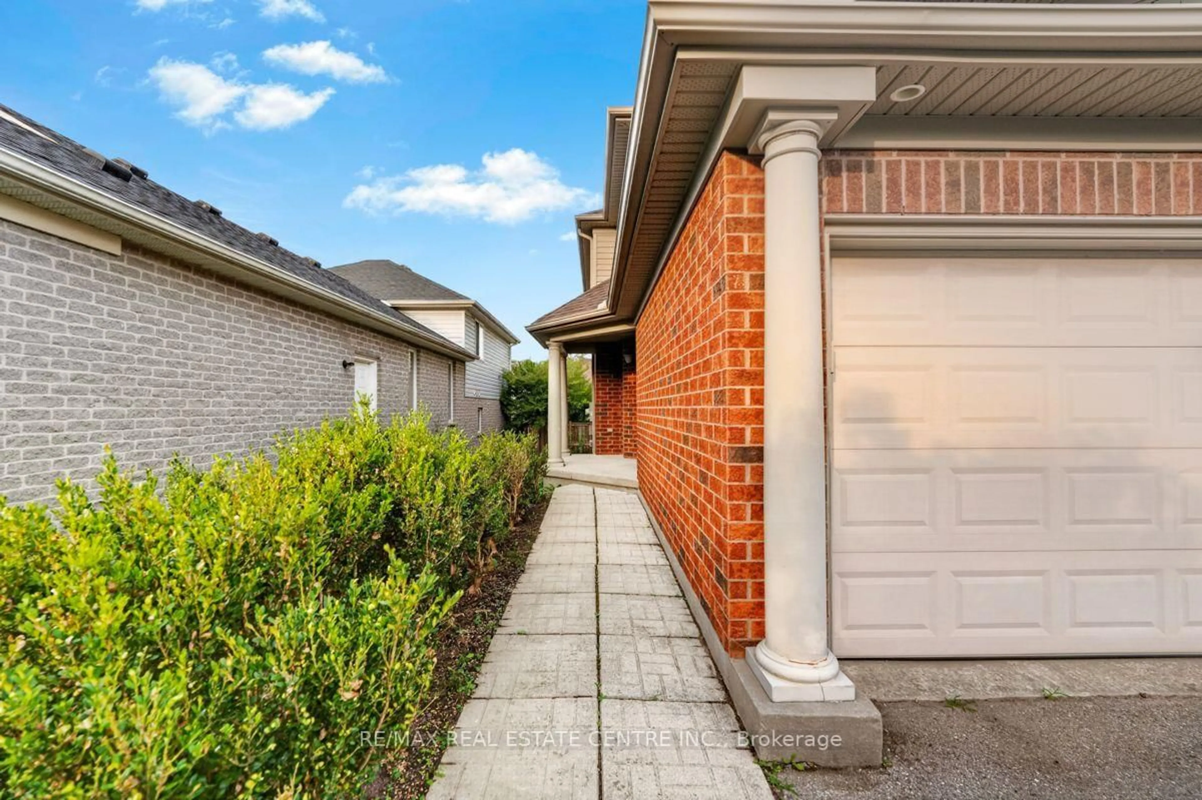 Home with brick exterior material, street for 714 OAKCROSSING Rd, London North Ontario N6H 5V9