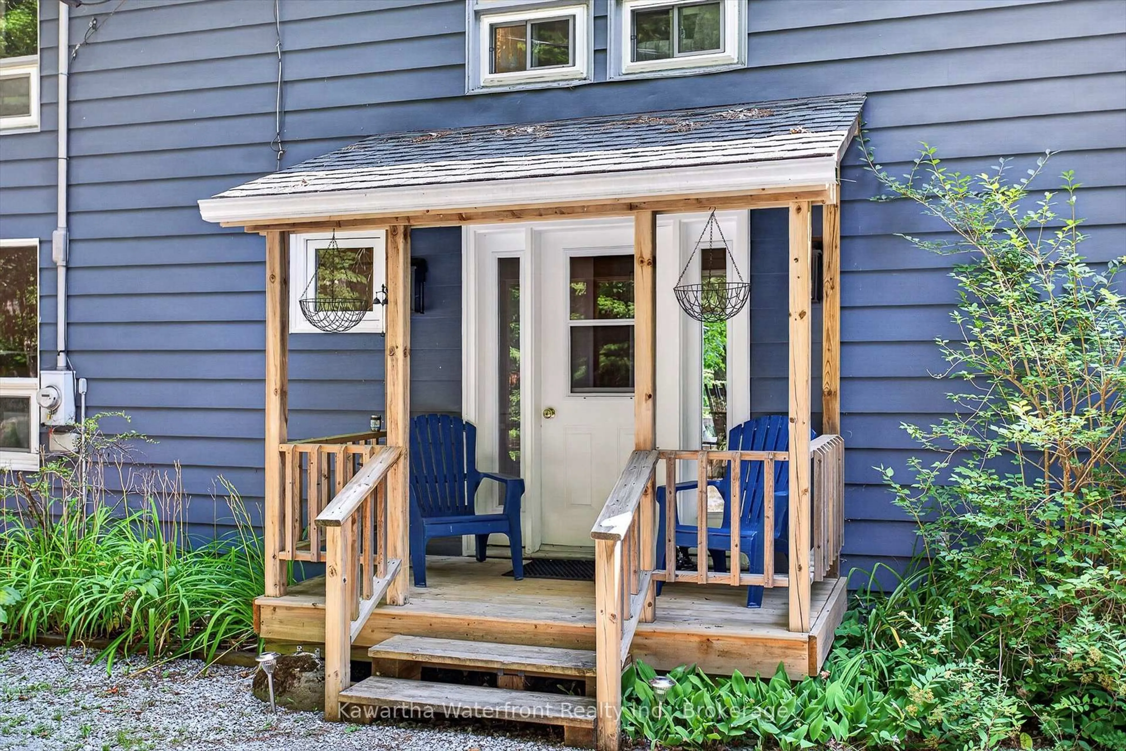 Indoor entryway for 1620 Lewis Rd, Highlands East Ontario K0L 1C0