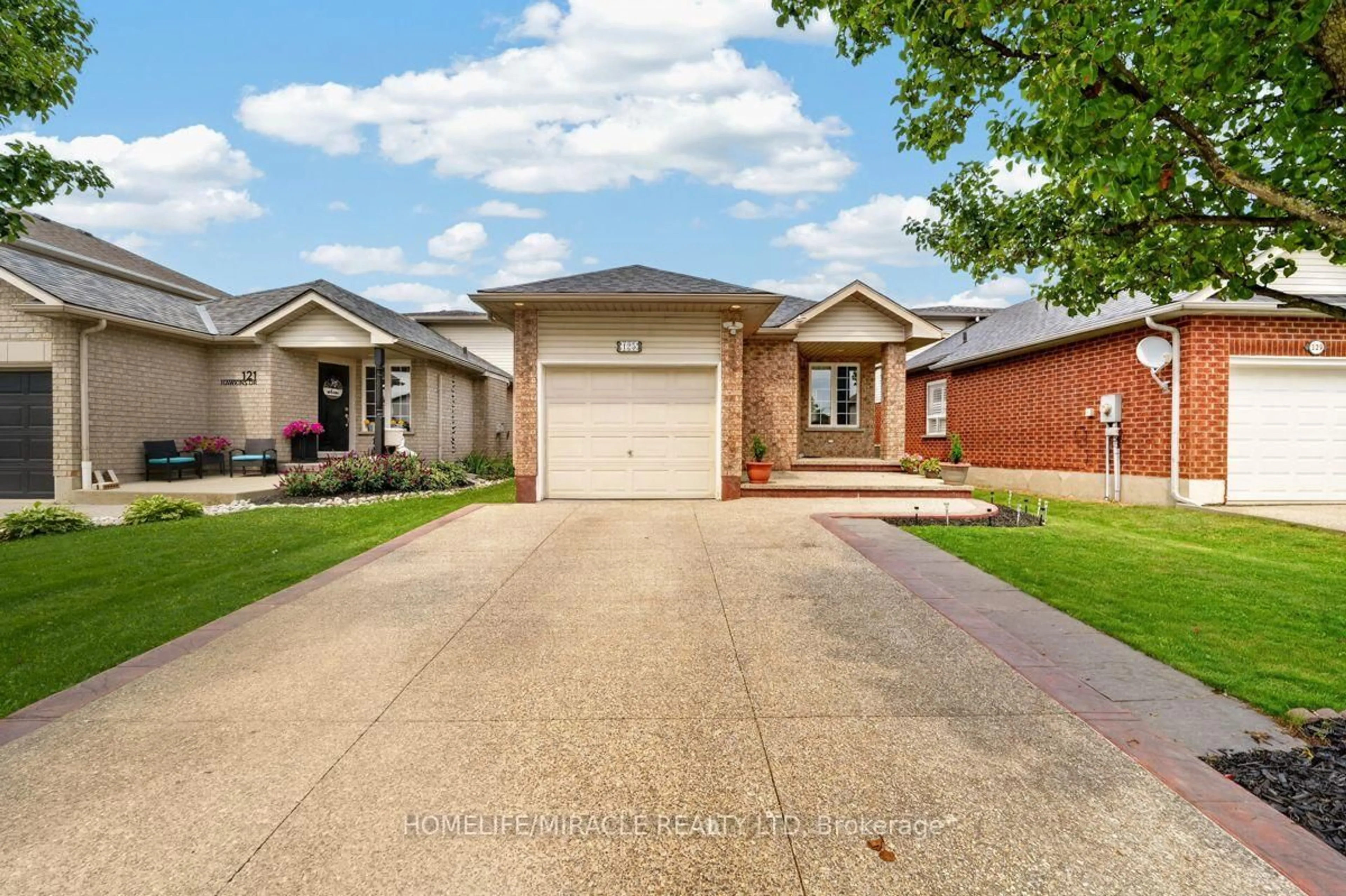Home with brick exterior material, street for 125 Hawkins Dr, Cambridge Ontario N1T 1Z8
