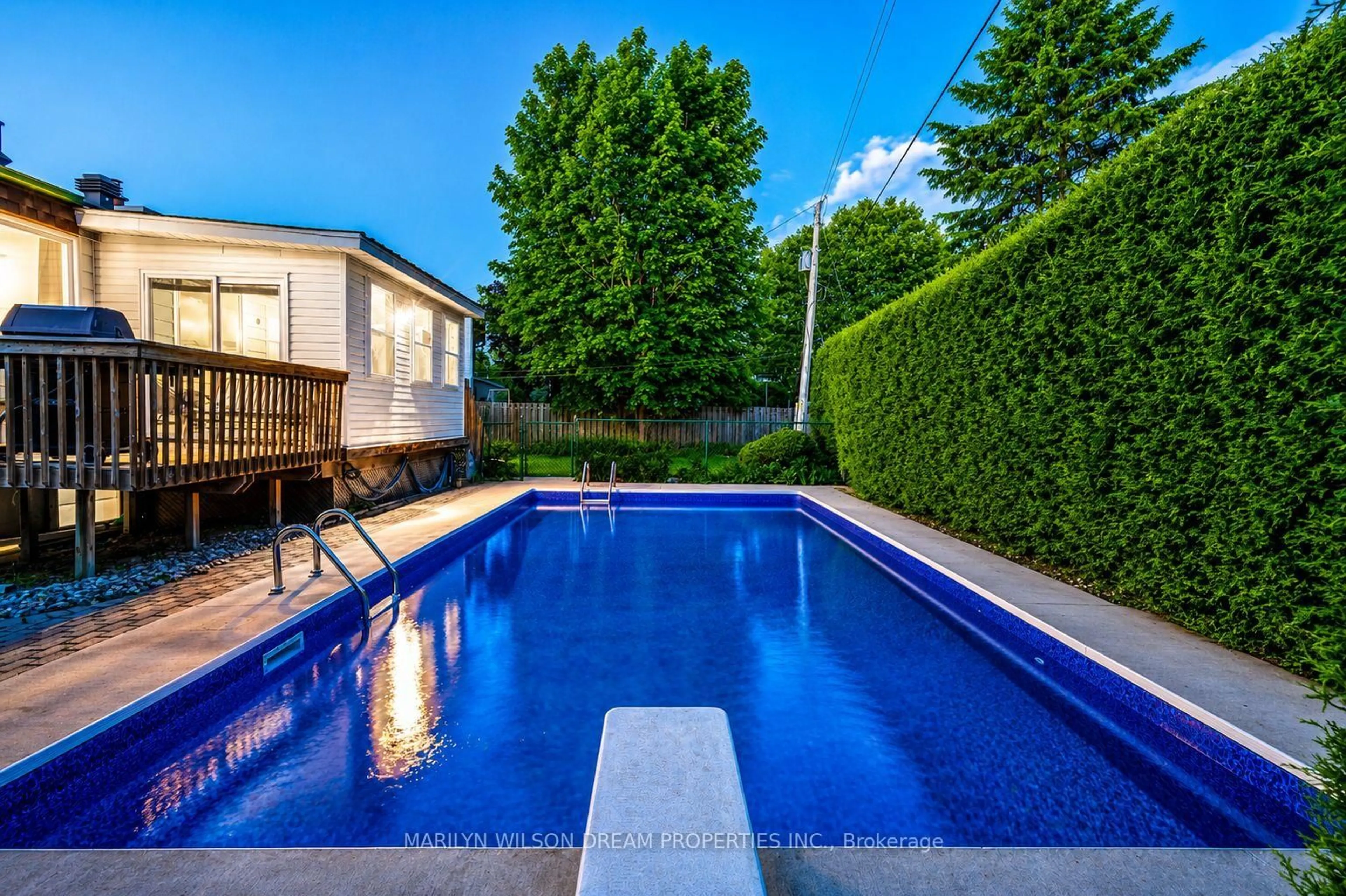 Pool for 20 Coolbrook Cres, Munster Ontario K0A 3P0