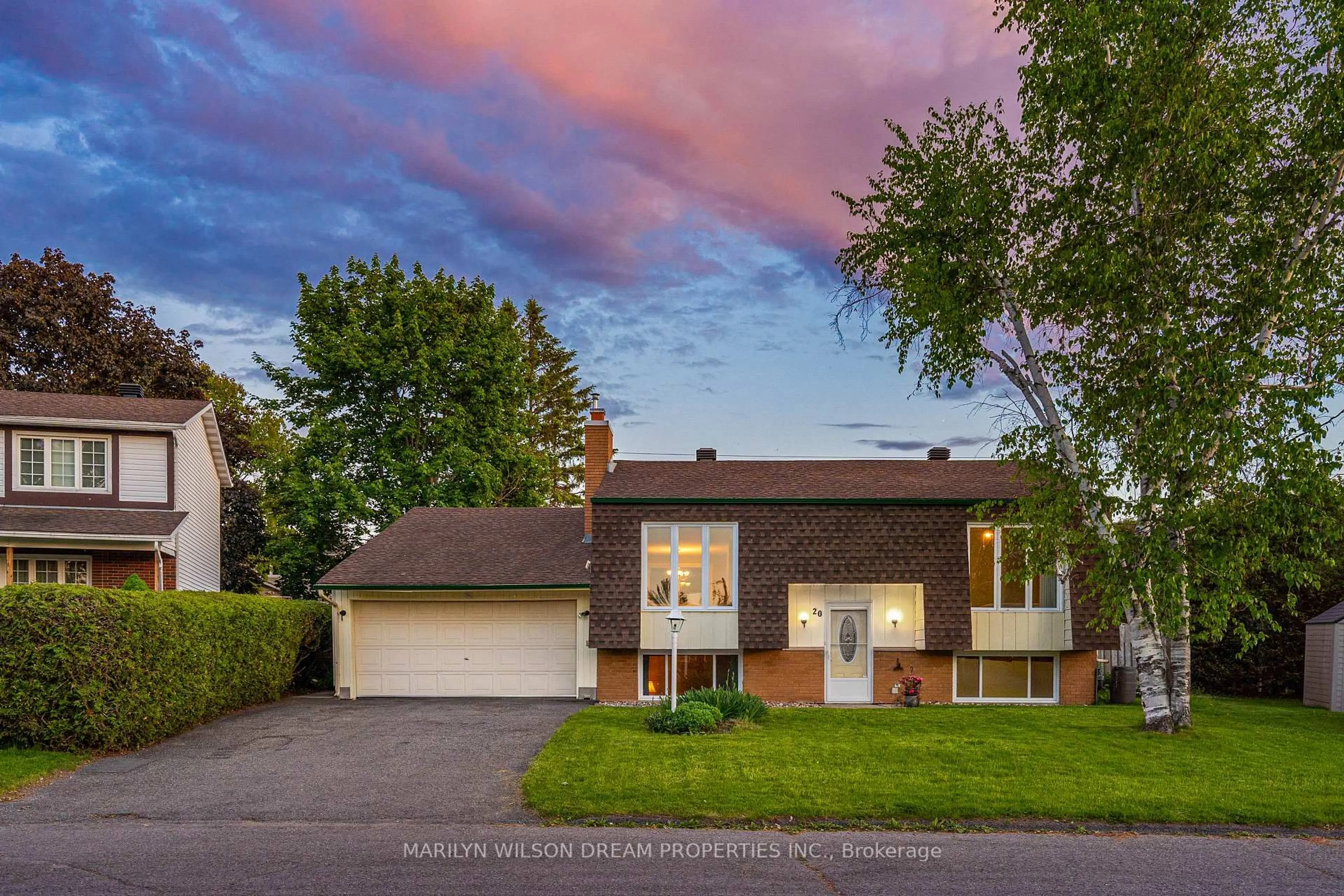 Home with brick exterior material, street for 20 Coolbrook Cres, Munster Ontario K0A 3P0