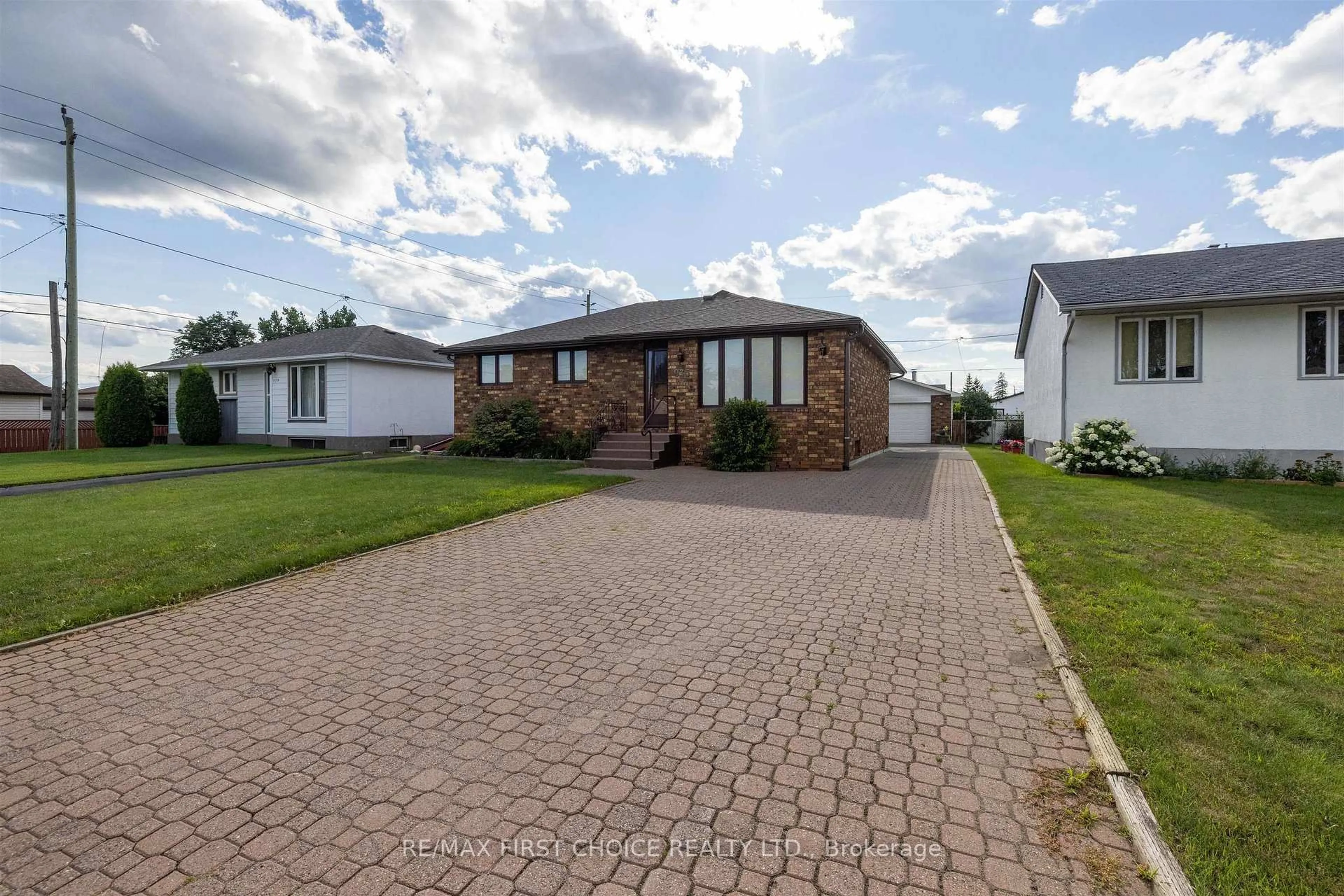 Unknown for 935 Crawford Pl, Thunder Bay Ontario P7E 3C8