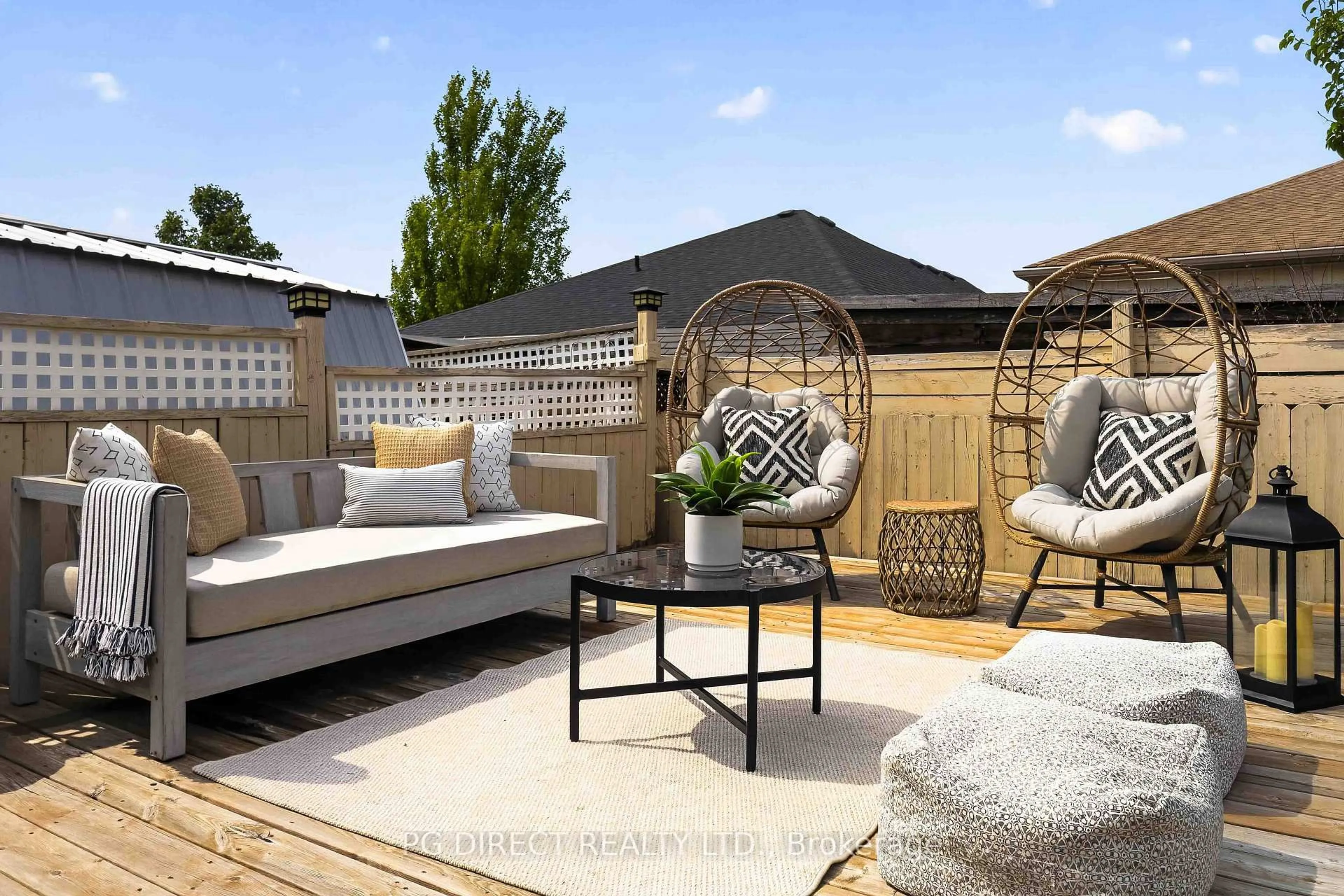Patio, street for 81 Thrushwood Tr, Kawartha Lakes Ontario K9V 0B2