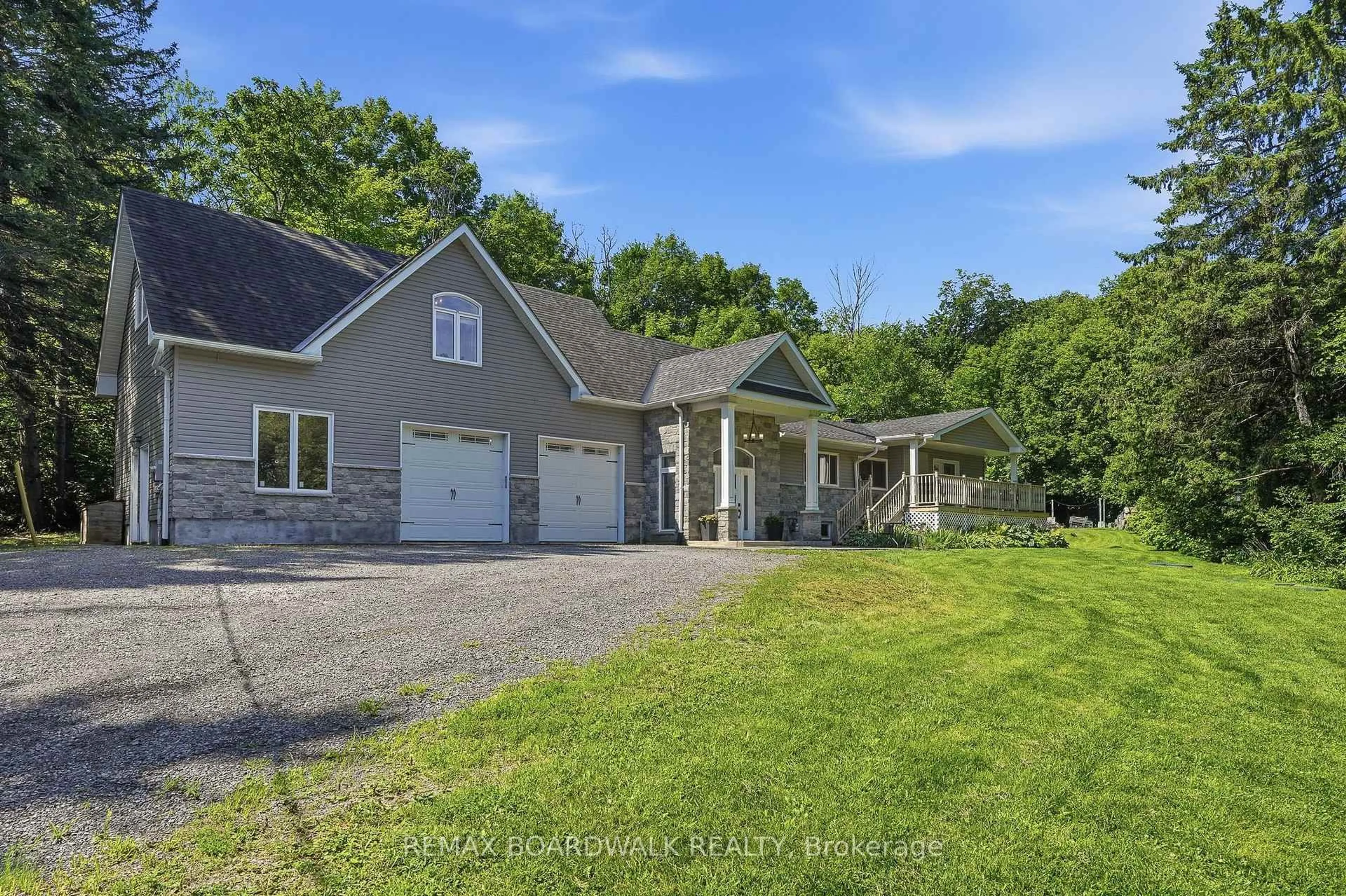 A pic from outside/outdoor area/front of a property/back of a property/a pic from drone, unknown for 1110 Dunning Rd, Orleans Ontario K4C 1P5