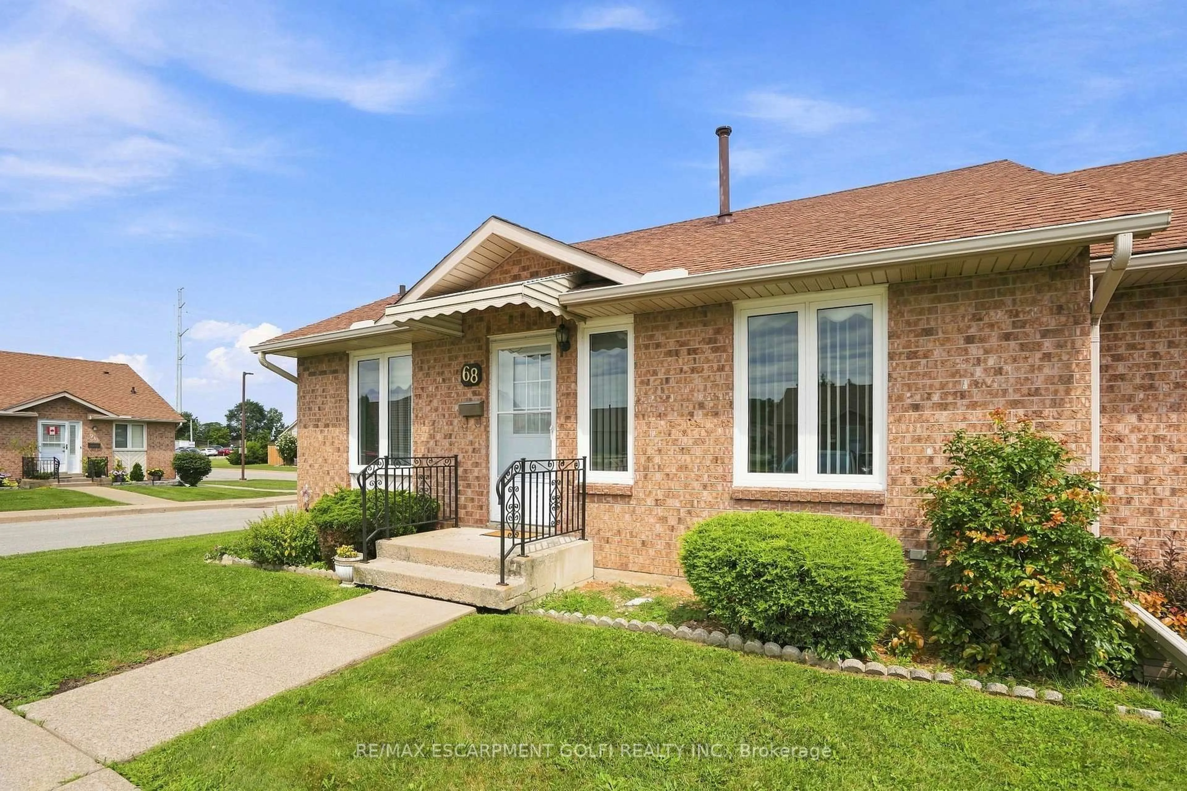 Home with brick exterior material, street for 122 Bunting Rd #68, St. Catharines Ontario L2P 3X7