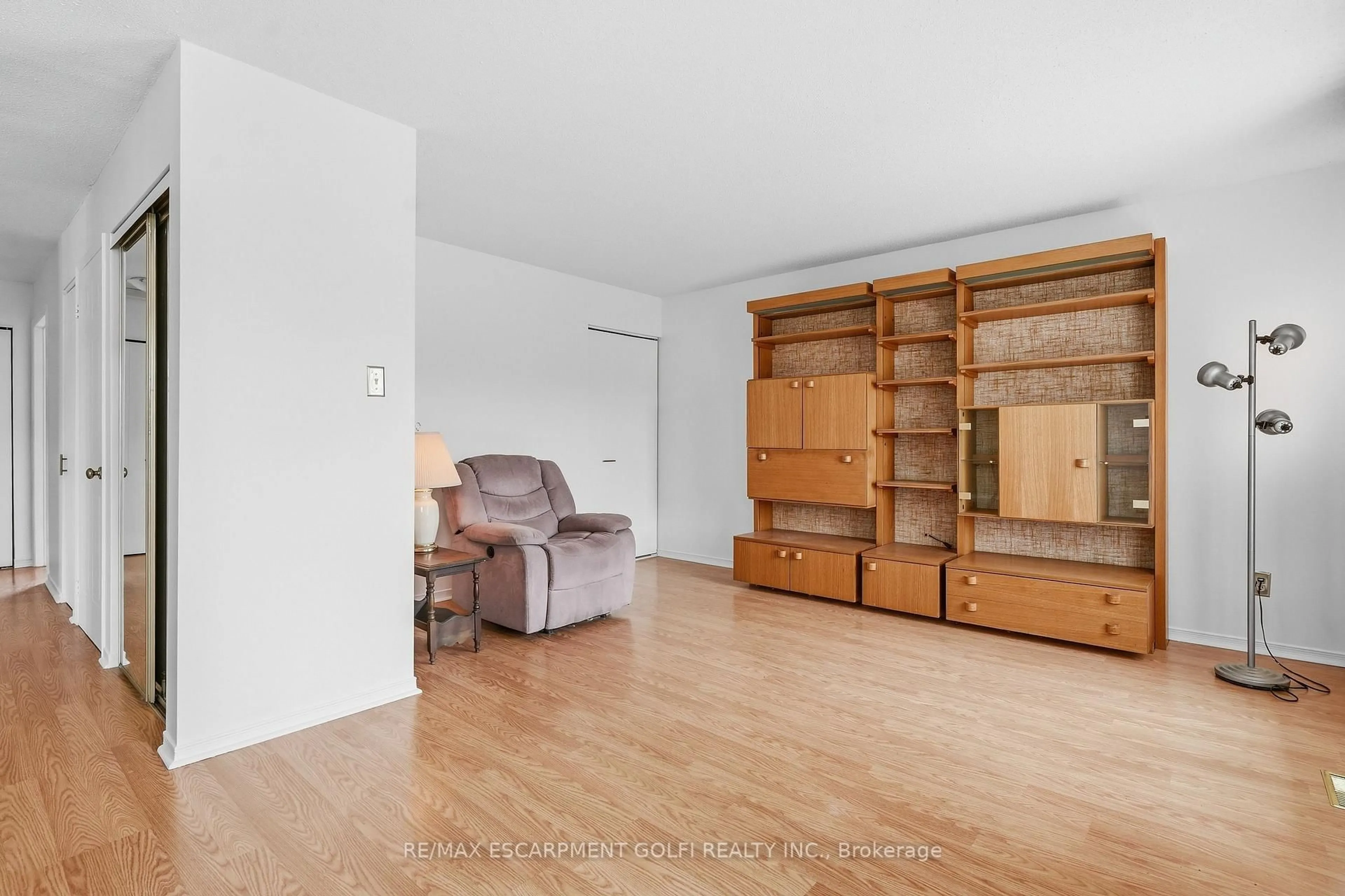 Unknown for 122 Bunting Rd #68, St. Catharines Ontario L2P 3X7