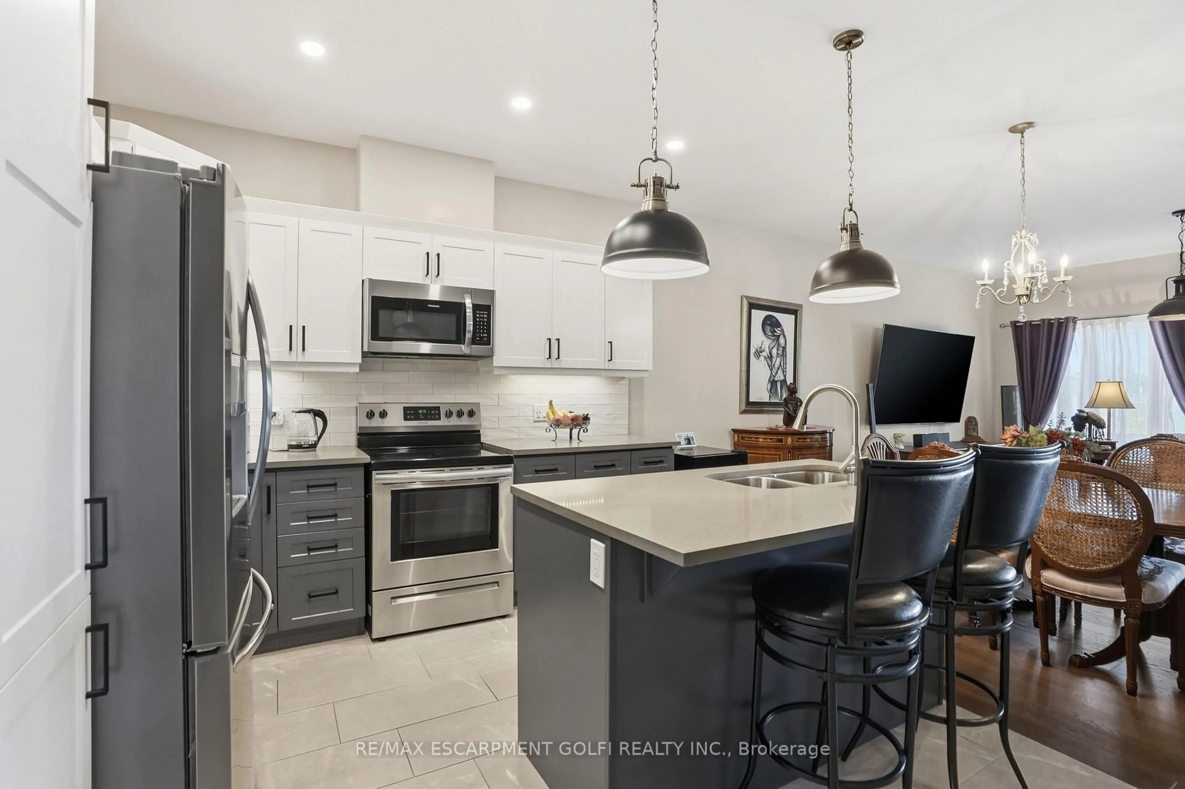 Open concept kitchen, ceramic/tile floor for 45 Dorchester Blvd #12, St. Catharines Ontario L2M 0C4