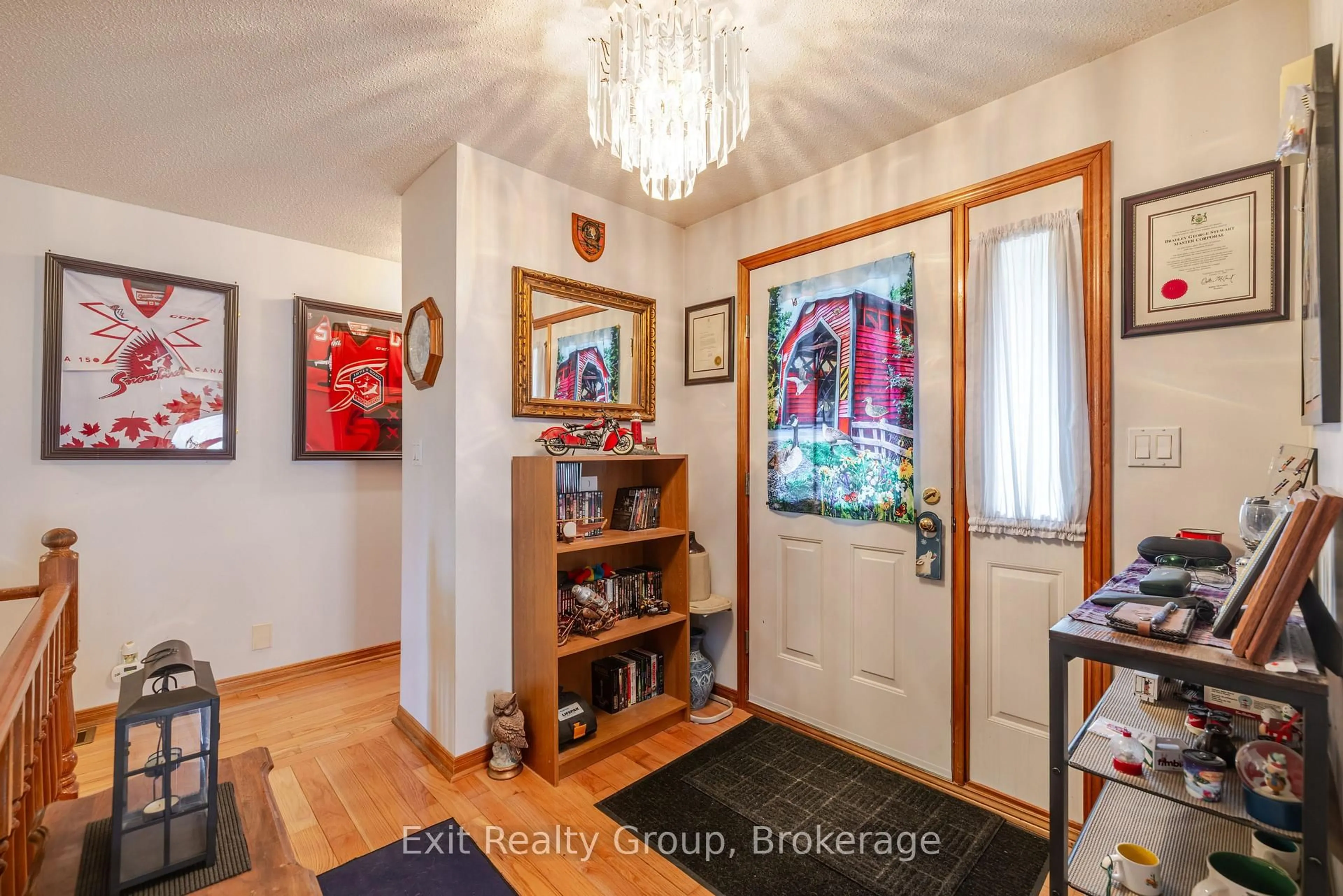Indoor entryway for 7 Dunnett Dr, Brighton Ontario K0K 1H0