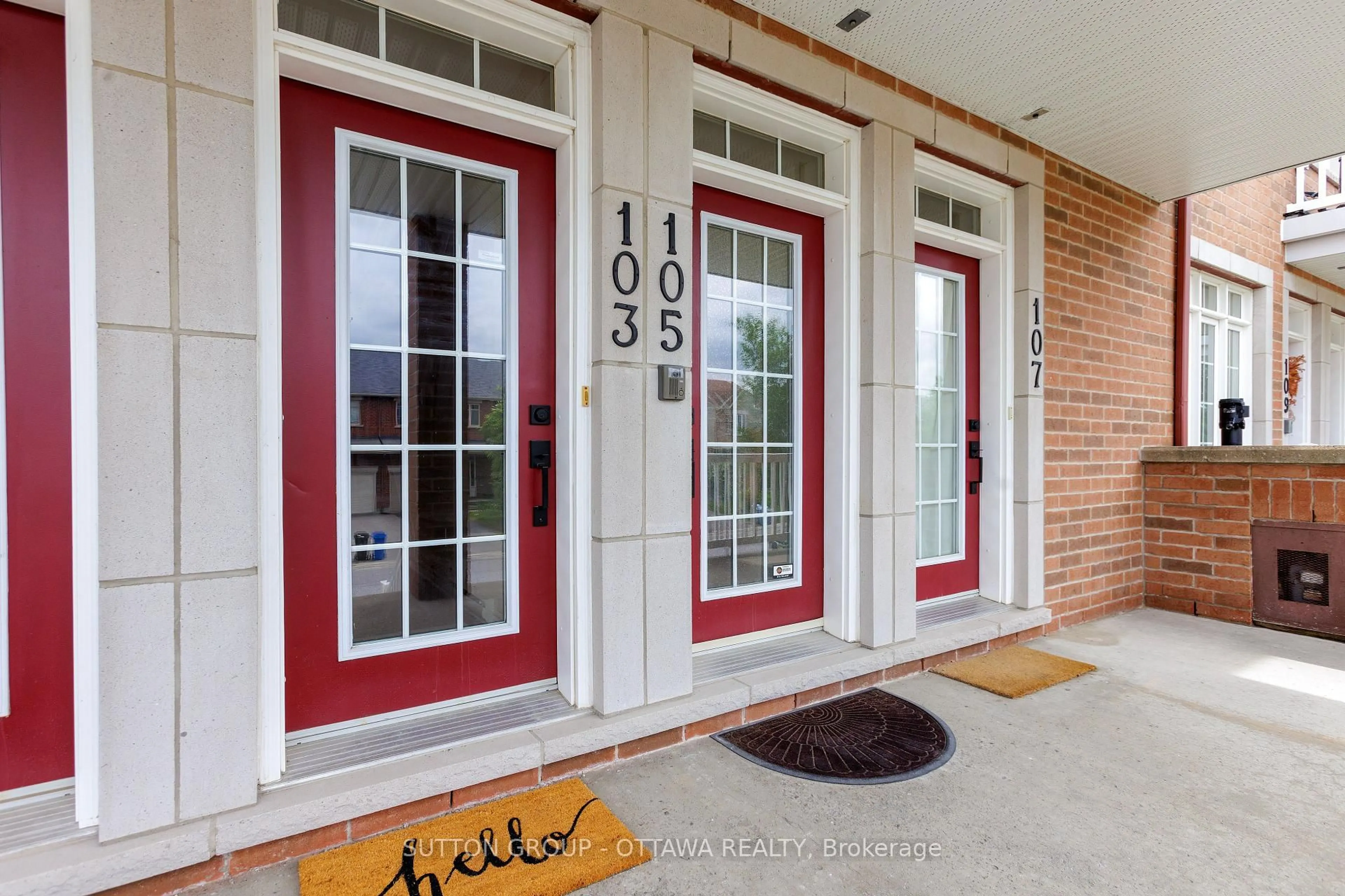 Indoor entryway for 105 Eye Bright Cres #25, Ottawa Ontario K1V 2K6