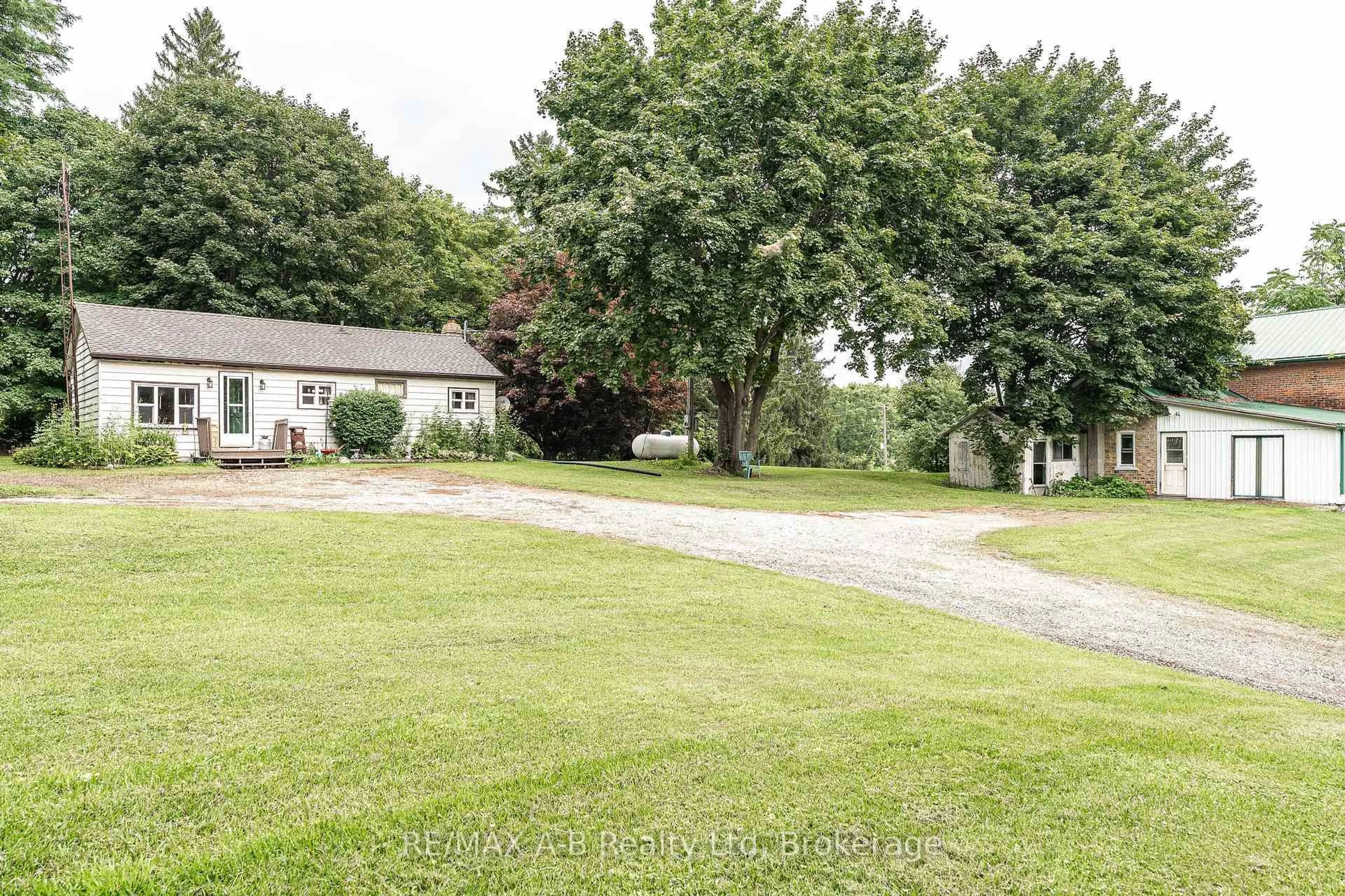 A pic from outside/outdoor area/front of a property/back of a property/a pic from drone, street for 376553 Line 37, Zorra Ontario N0J 1J0