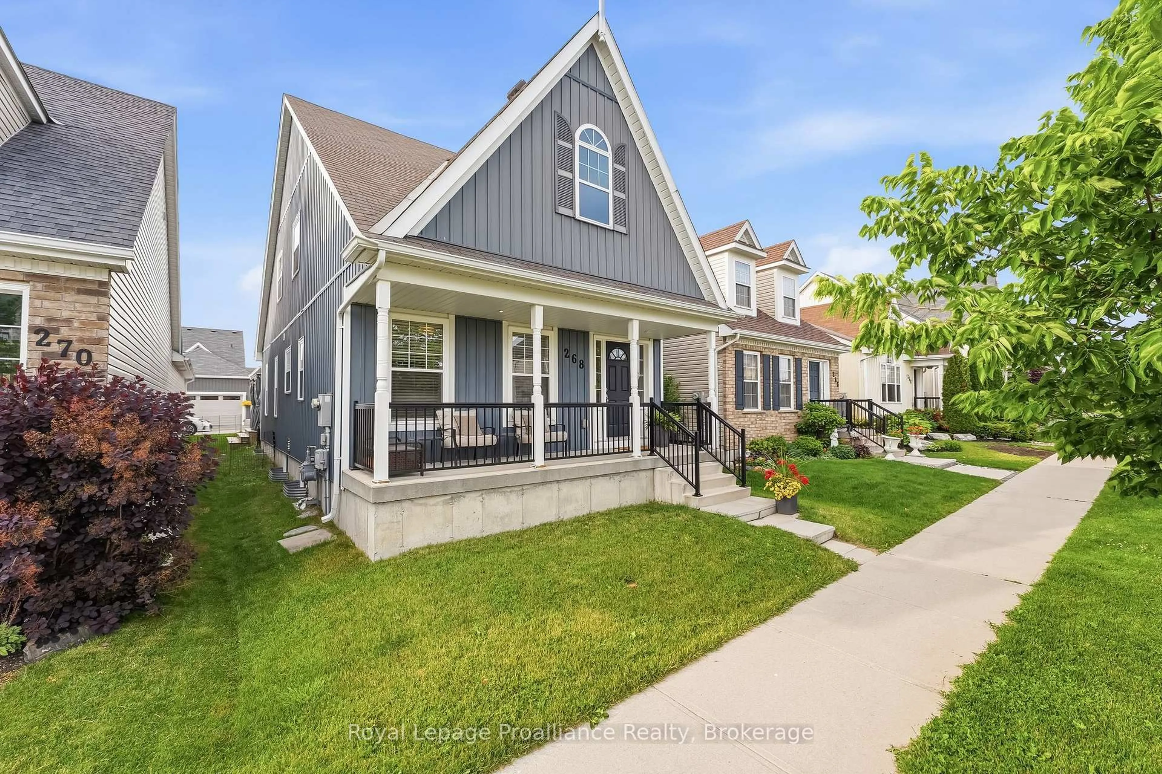 Home with vinyl exterior material, street for 268 Strachan St, Port Hope Ontario L1A 0C8